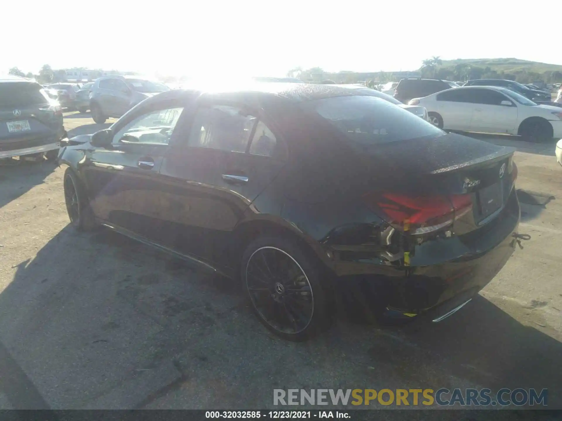 3 Photograph of a damaged car W1K3G4EB4NJ331763 MERCEDES-BENZ A-CLASS 2022