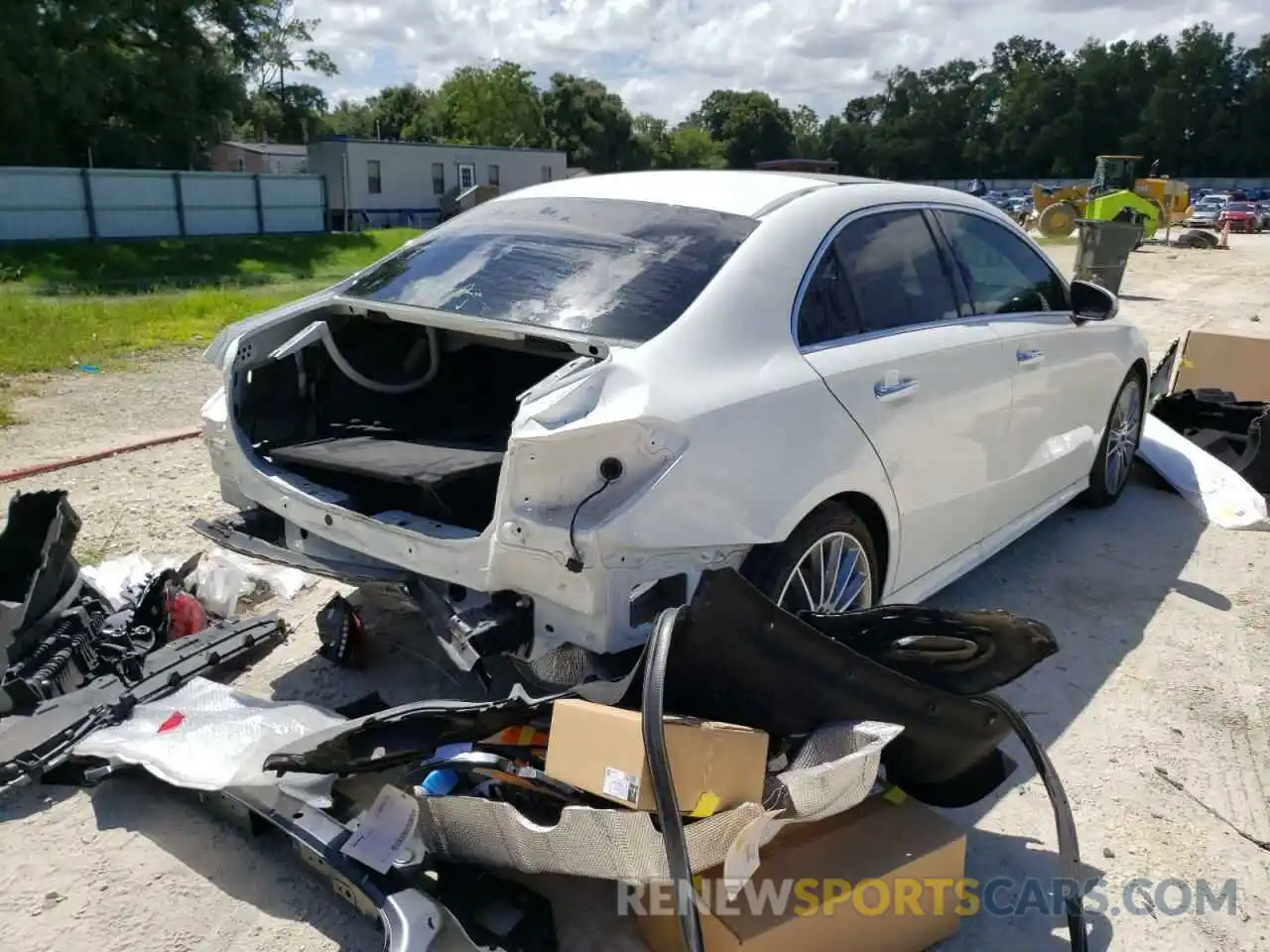 4 Photograph of a damaged car W1K3G4EB5NJ337717 MERCEDES-BENZ A-CLASS 2022