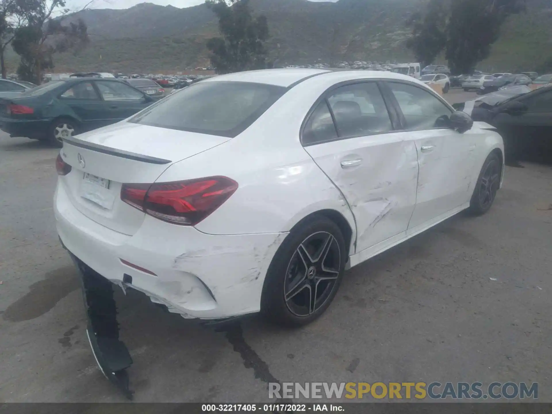 4 Photograph of a damaged car W1K3G4EB8NJ335508 MERCEDES-BENZ A-CLASS 2022