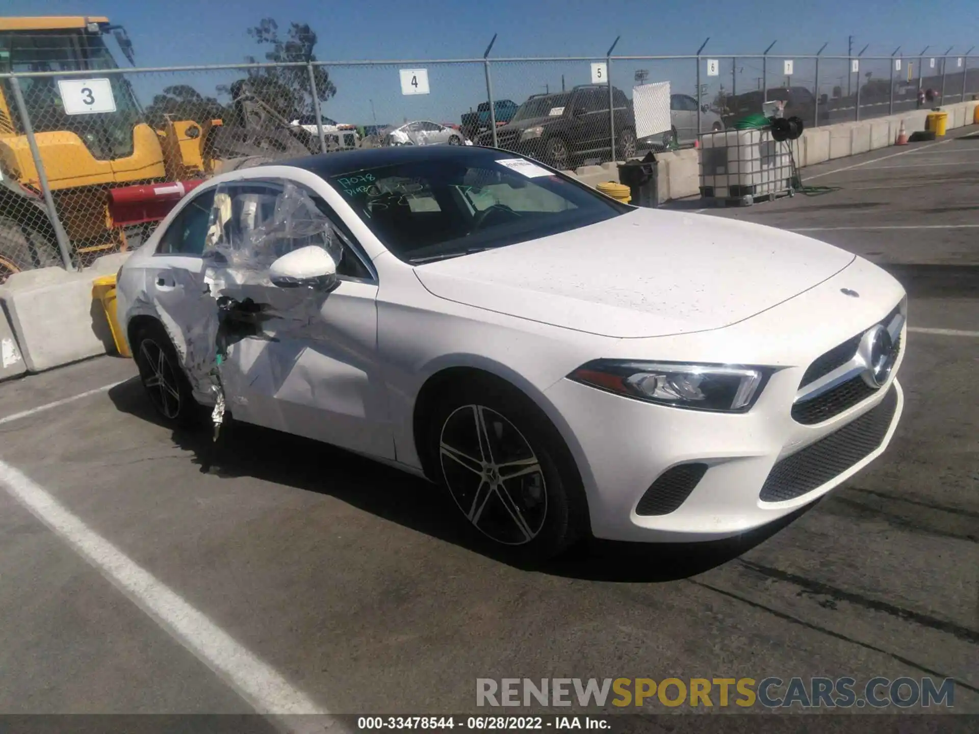 1 Photograph of a damaged car W1K3G4EB8NJ336691 MERCEDES-BENZ A-CLASS 2022