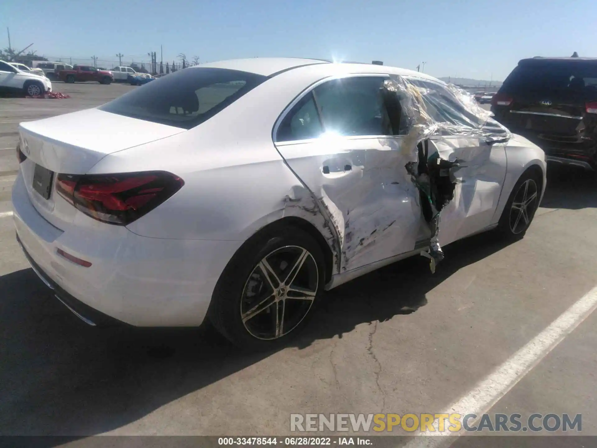 4 Photograph of a damaged car W1K3G4EB8NJ336691 MERCEDES-BENZ A-CLASS 2022