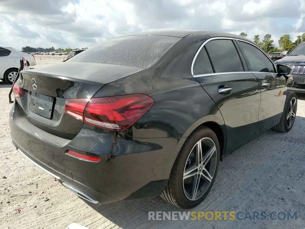 4 Photograph of a damaged car W1K3G4EB9NJ372275 MERCEDES-BENZ A-CLASS 2022