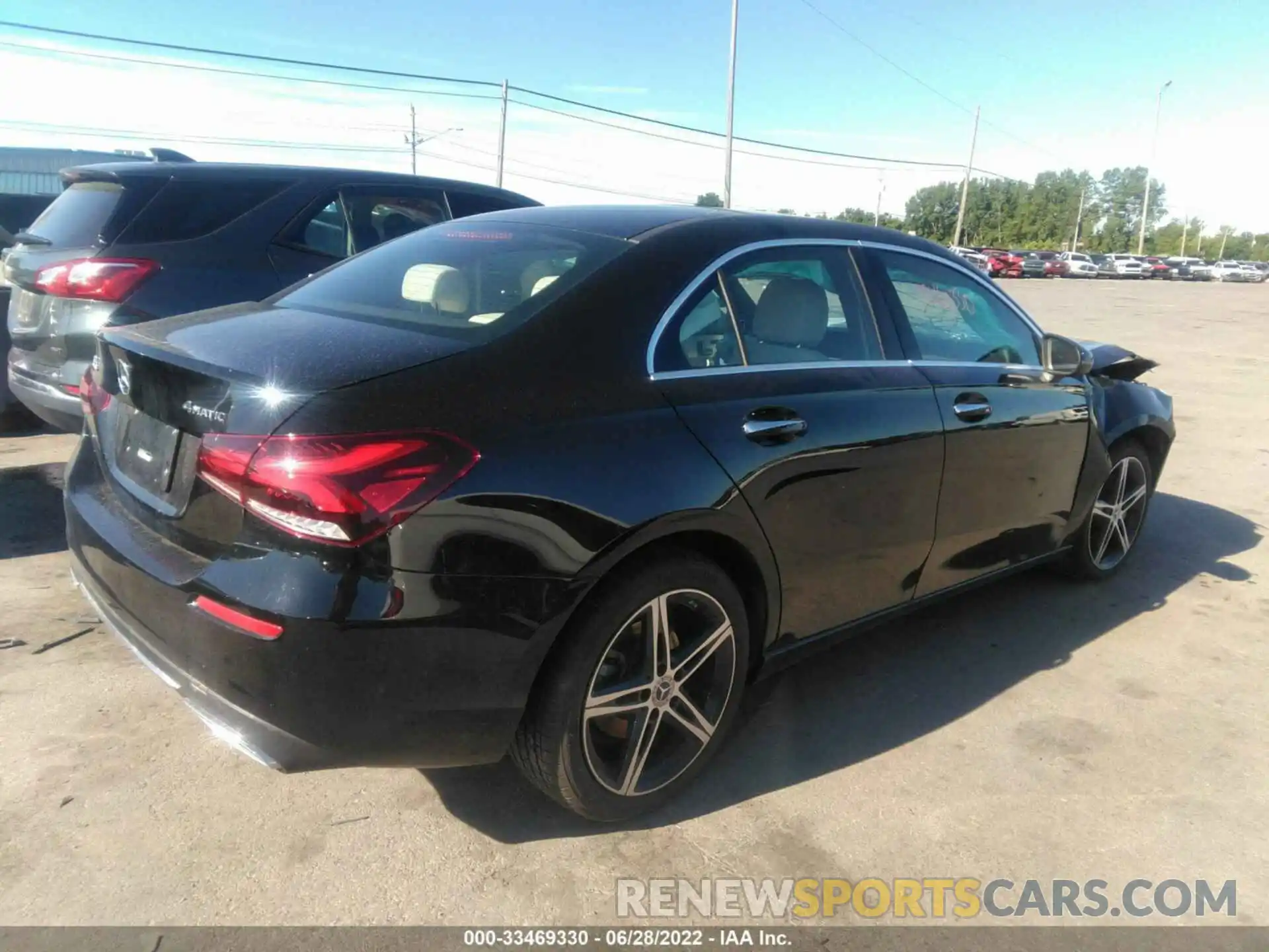 4 Photograph of a damaged car W1K3G4FB0NJ338420 MERCEDES-BENZ A-CLASS 2022