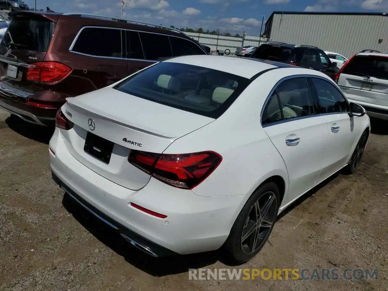 4 Photograph of a damaged car W1K3G4FB3NJ349458 MERCEDES-BENZ A-CLASS 2022