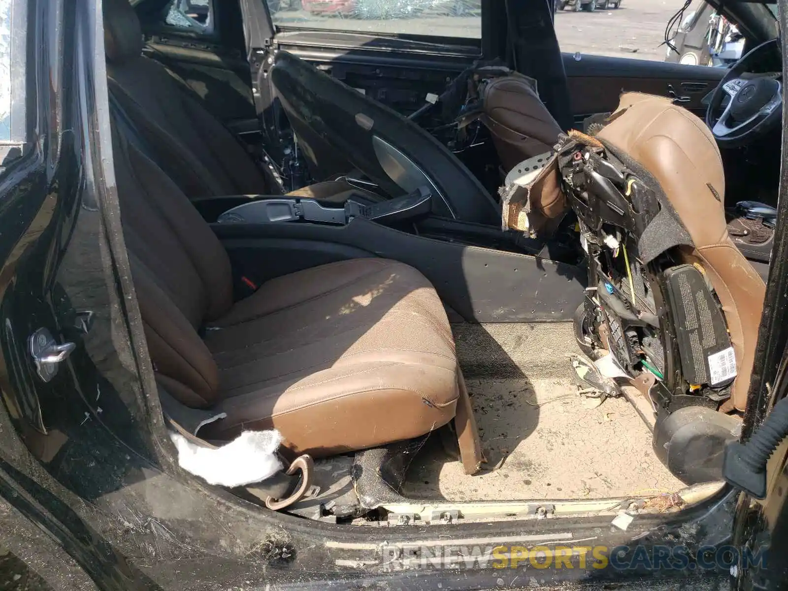 6 Photograph of a damaged car WDDUX8GB1KA439620 MERCEDES-BENZ ALL OTHER 2019