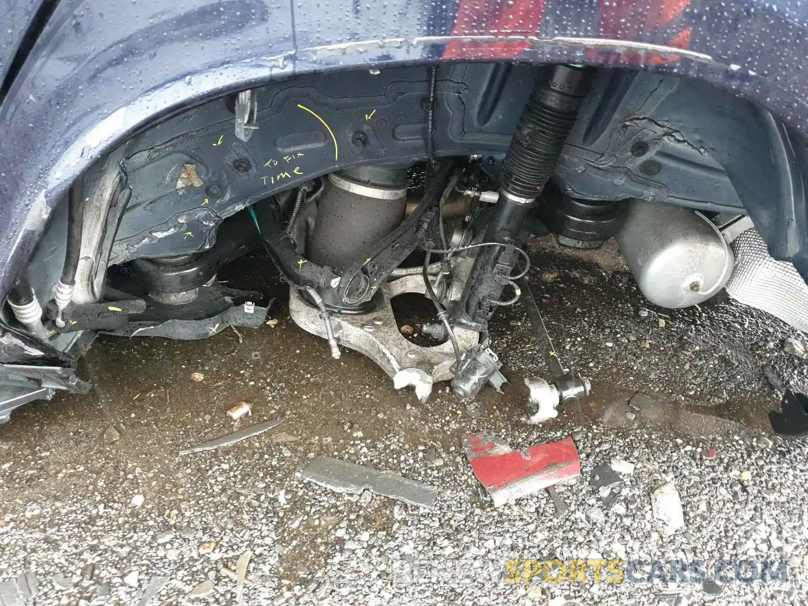 9 Photograph of a damaged car 4JGDF7FE7KB220945 MERCEDES-BENZ AMG 2019