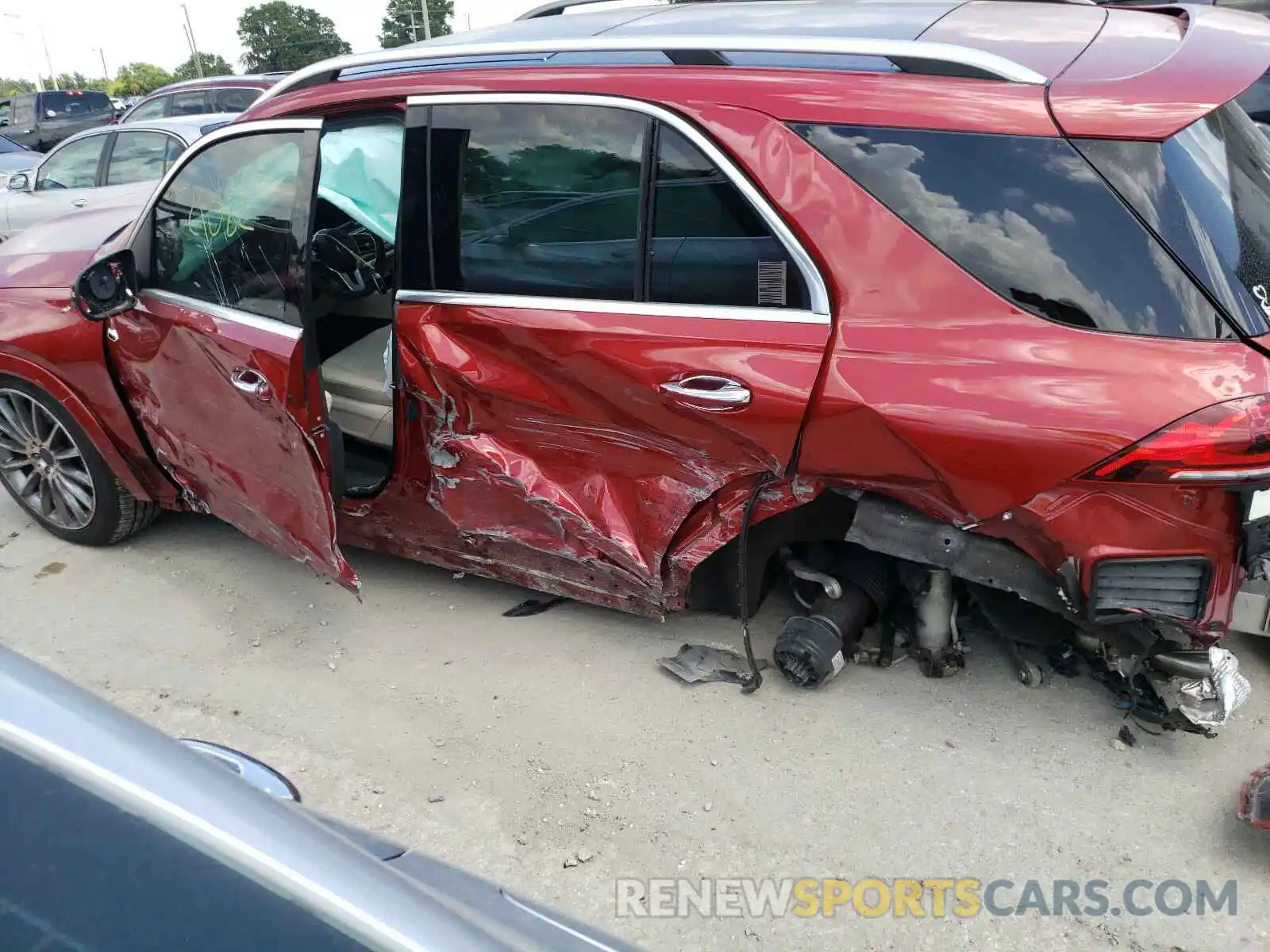 9 Photograph of a damaged car 4JGFB5KB1LA057043 MERCEDES-BENZ AMG 2020