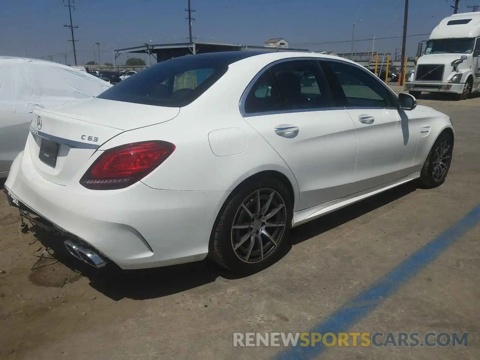 4 Photograph of a damaged car 55SWF8GB9LU332537 MERCEDES-BENZ AMG 2020