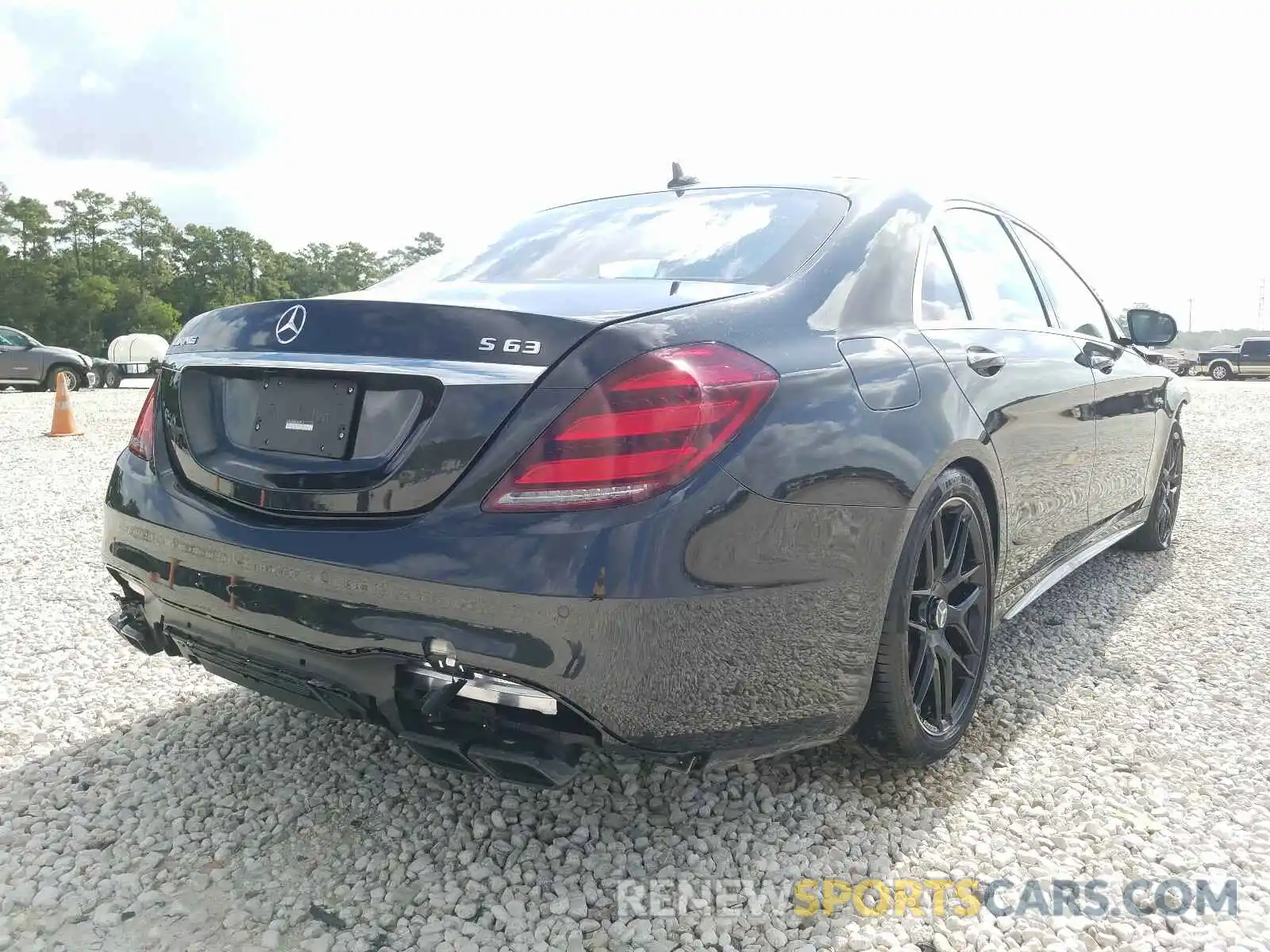 4 Photograph of a damaged car W1KUG8JB6LA529212 MERCEDES-BENZ AMG 2020