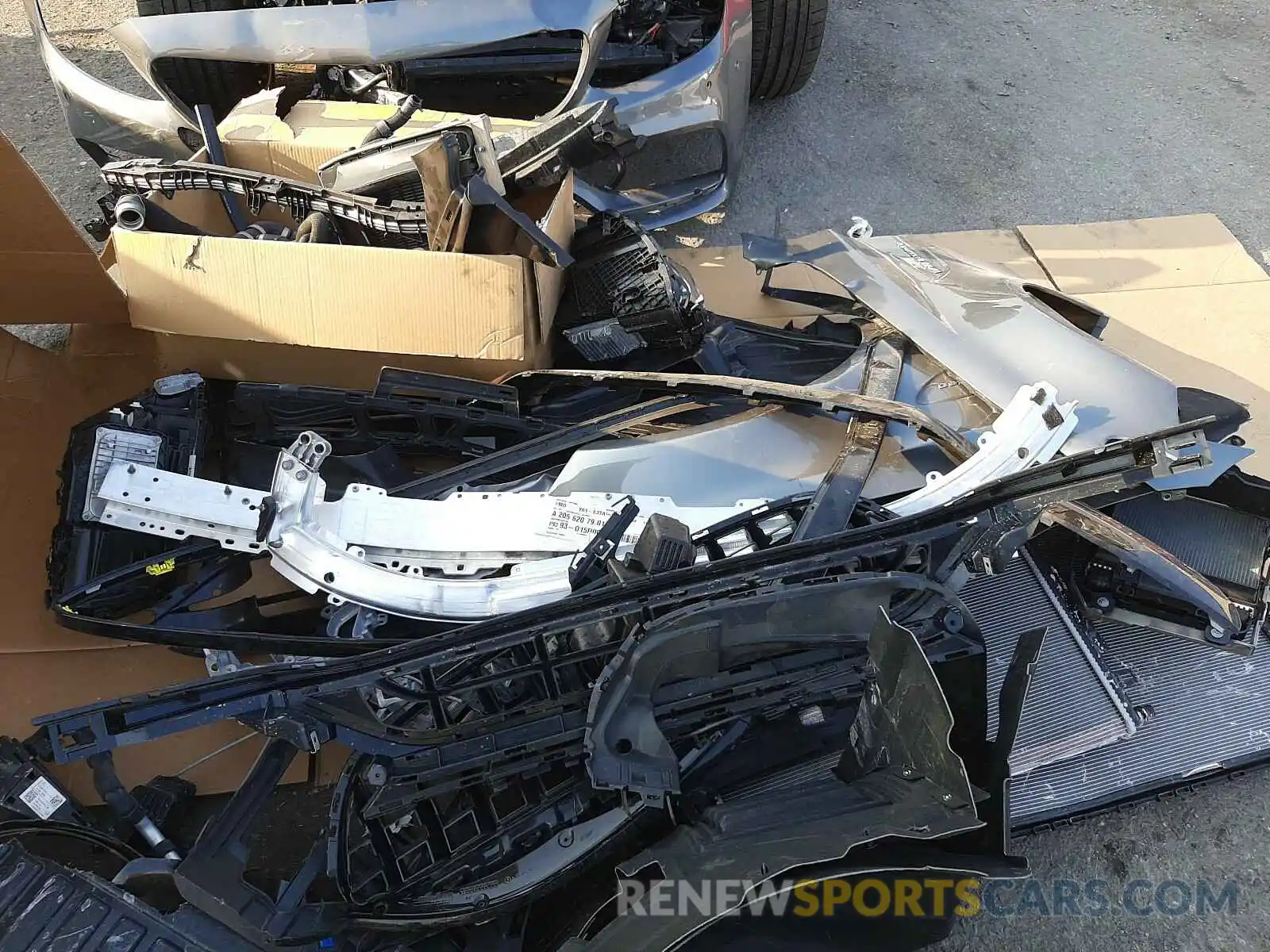 9 Photograph of a damaged car W1KWJ8GB8LG023220 MERCEDES-BENZ AMG 2020