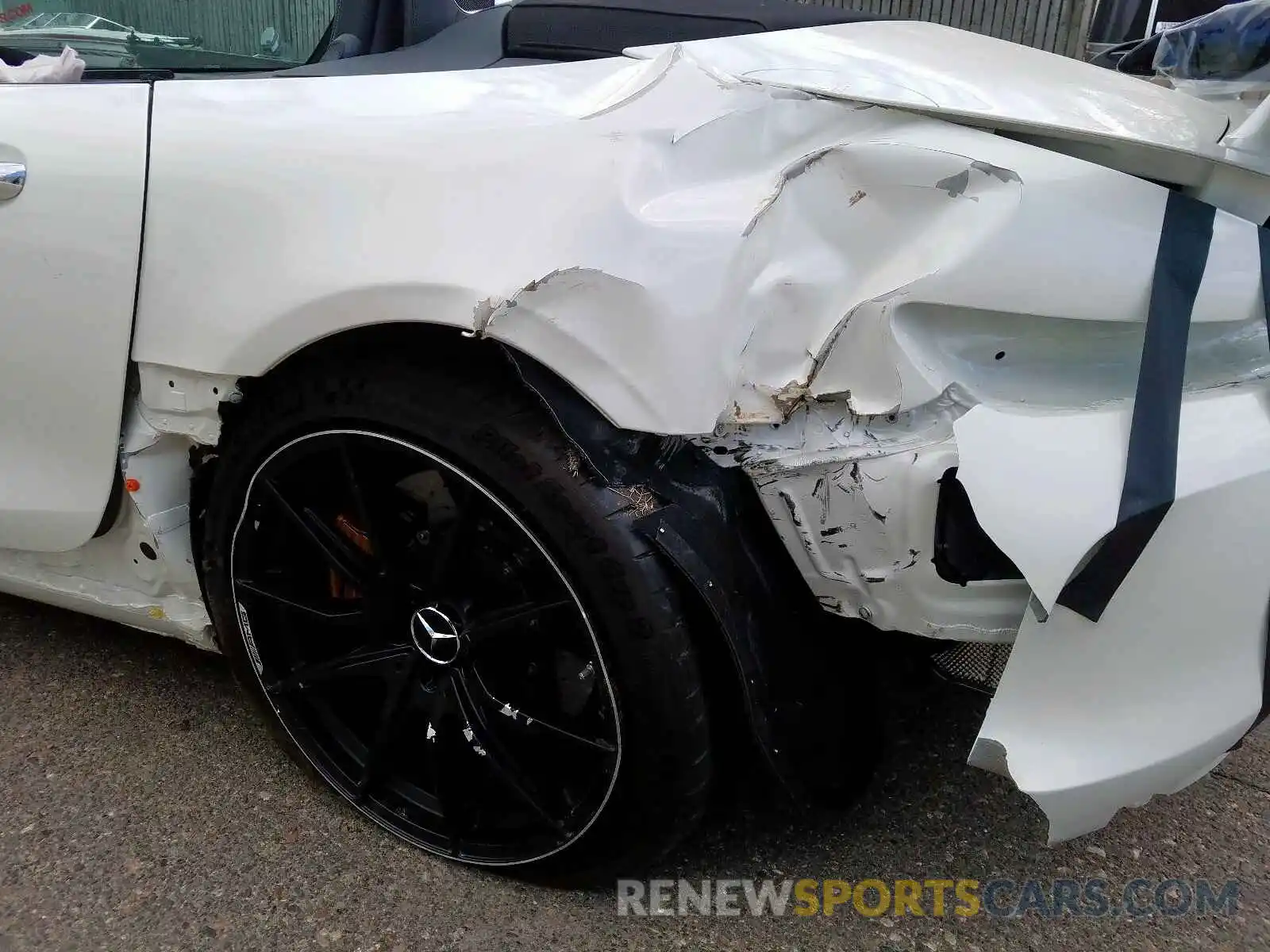 16 Photograph of a damaged car W1KYK7KA0LA029594 MERCEDES-BENZ AMG 2020