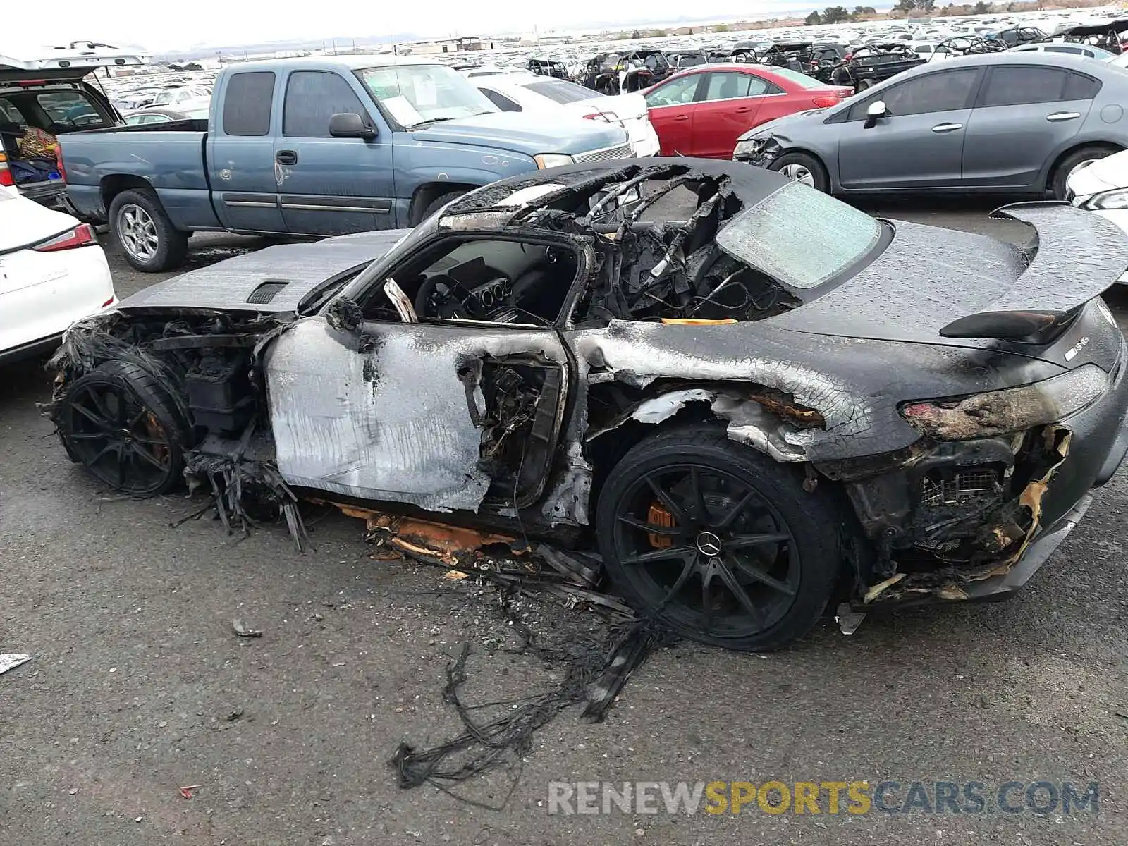 10 Photograph of a damaged car W1KYK7KA2LA029239 MERCEDES-BENZ AMG 2020