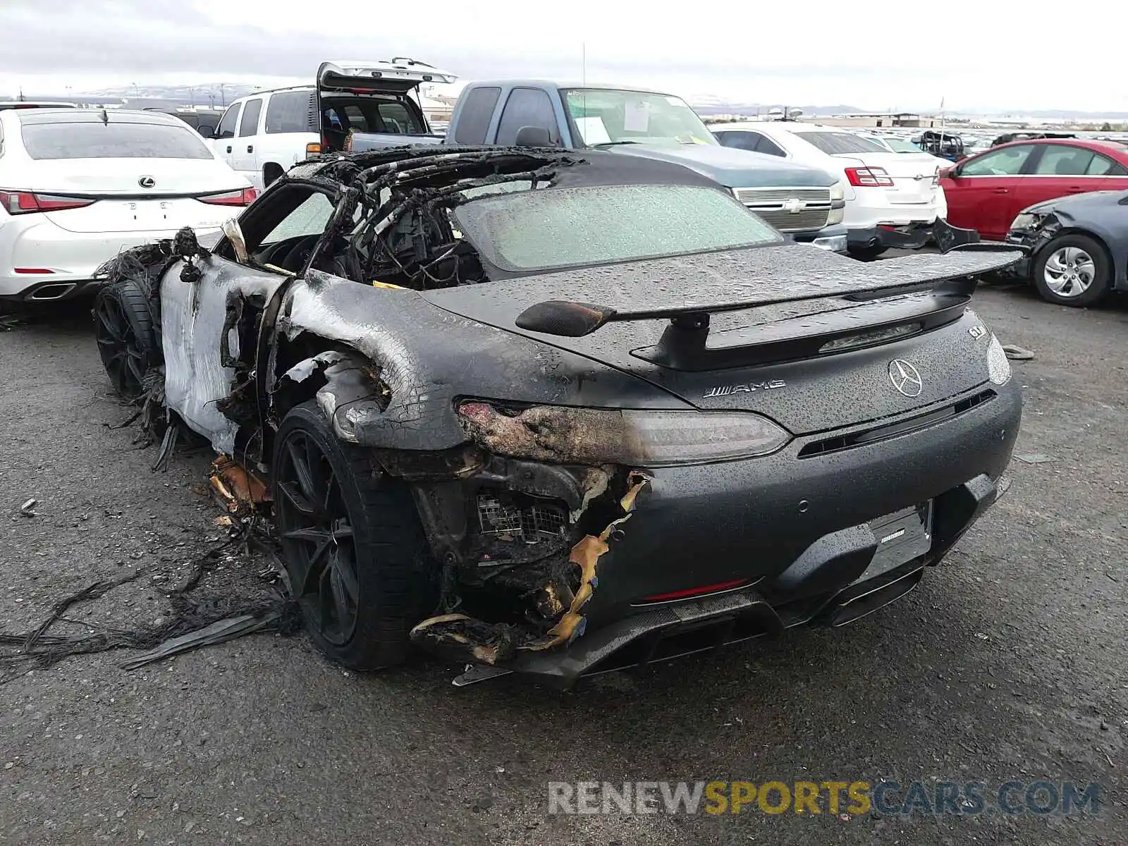 3 Photograph of a damaged car W1KYK7KA2LA029239 MERCEDES-BENZ AMG 2020