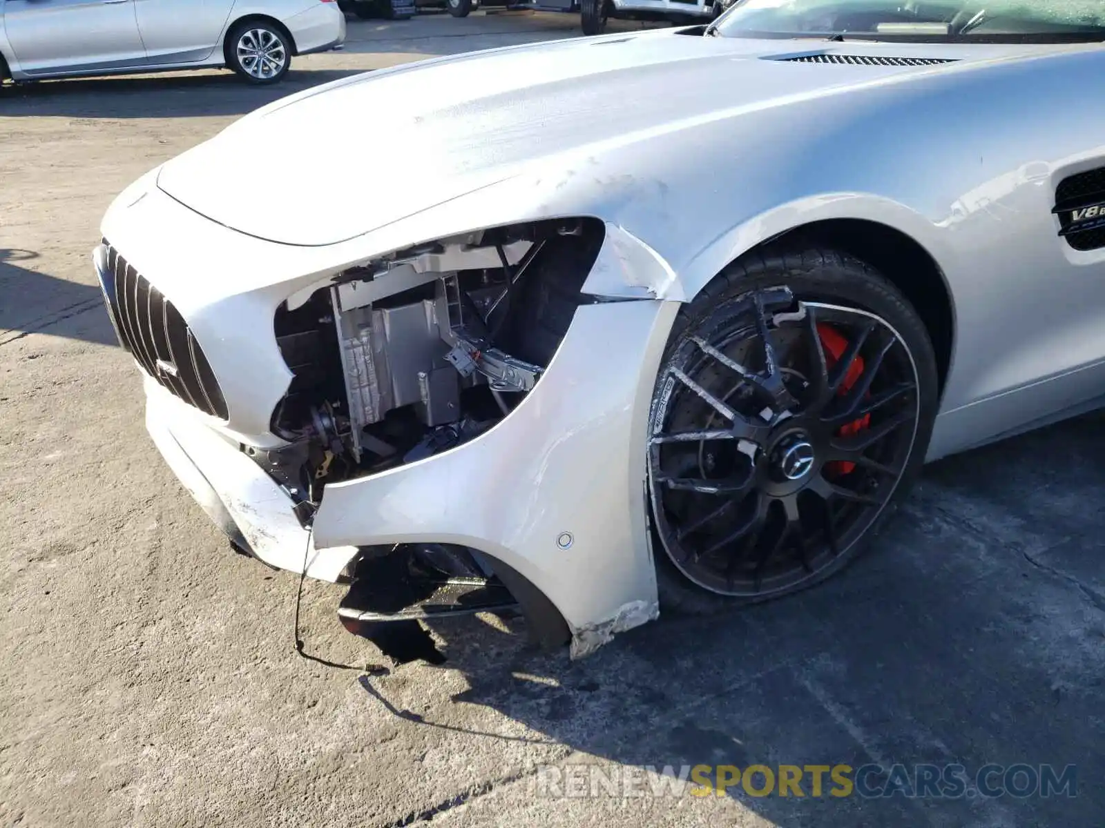 9 Photograph of a damaged car WDDYJ8AA3LA028983 MERCEDES-BENZ AMG 2020