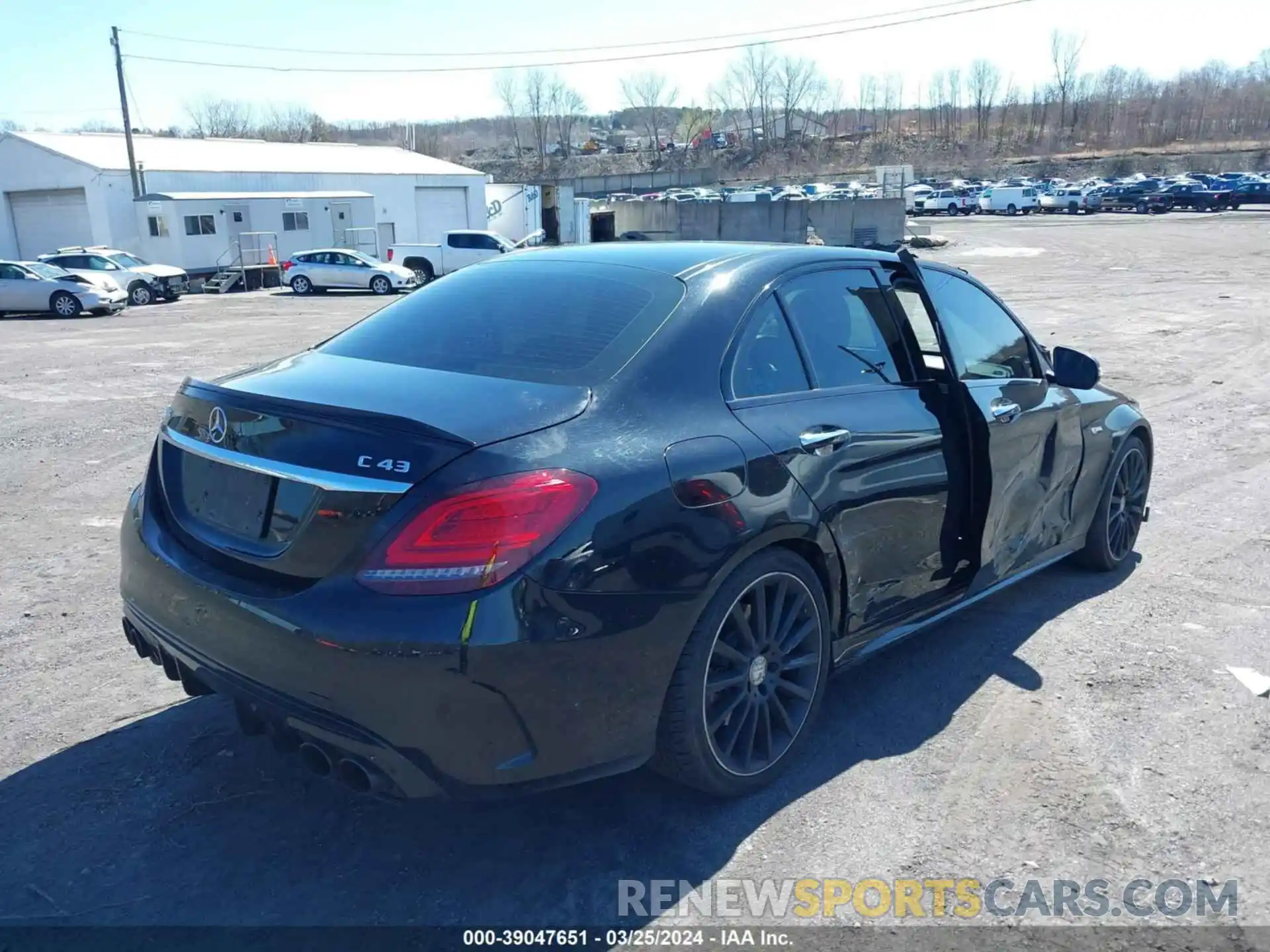 4 Photograph of a damaged car 55SWF6EB9KU288383 MERCEDES-BENZ AMG C 43 2019