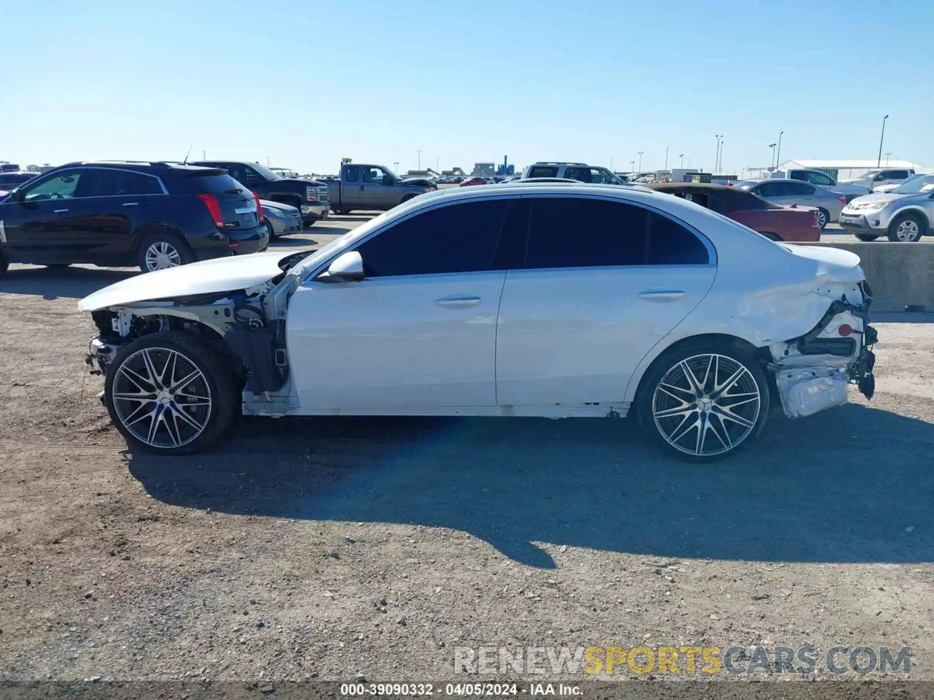 15 Photograph of a damaged car W1KAF8HB3PR126775 MERCEDES-BENZ AMG C 43 2023