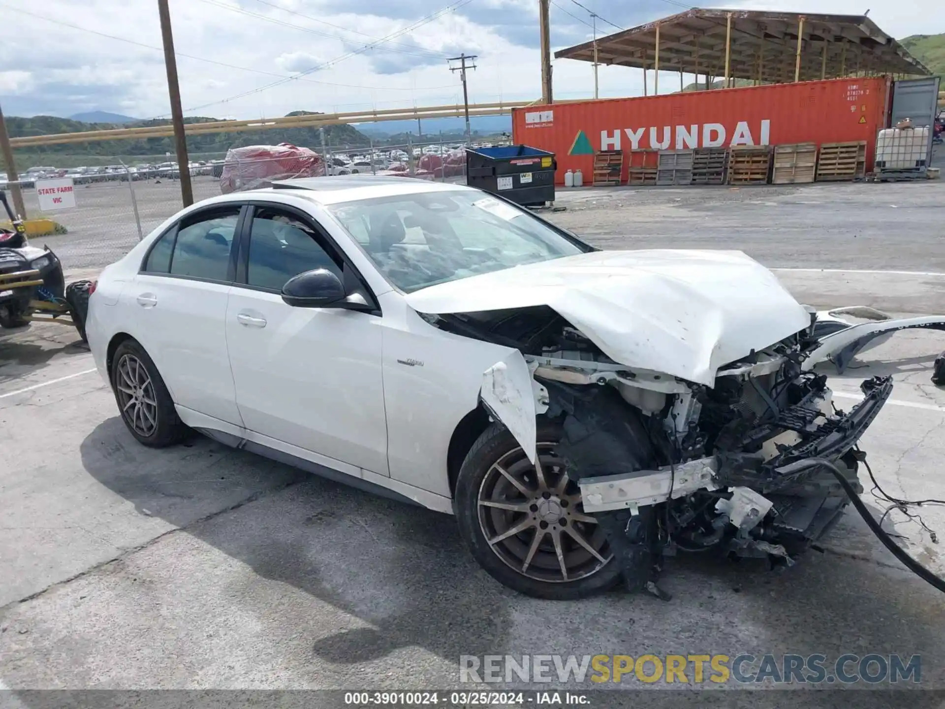 1 Photograph of a damaged car W1KAF8HB7PR096227 MERCEDES-BENZ AMG C 43 2023