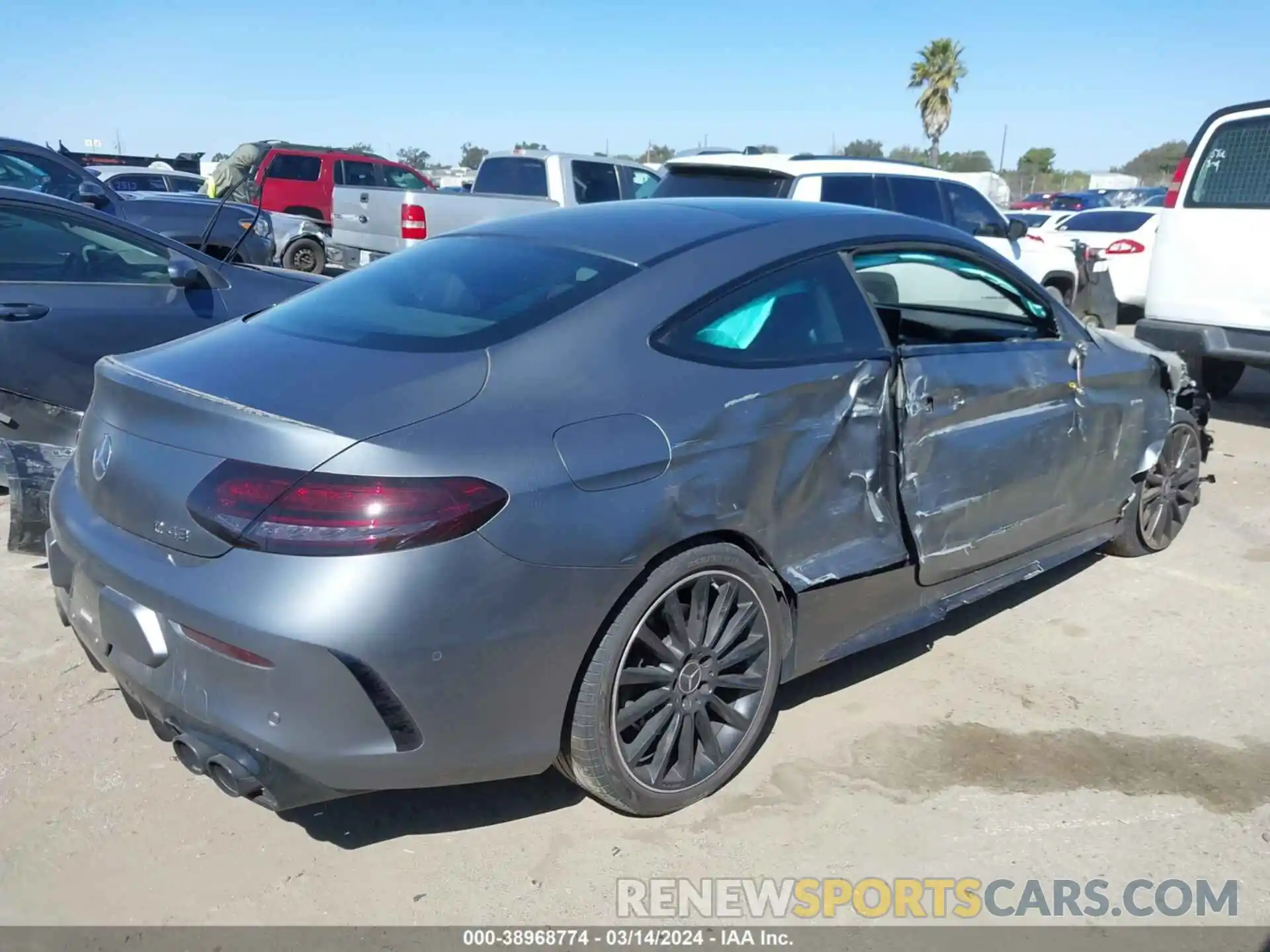 4 Photograph of a damaged car W1KWJ6EB3PG128728 MERCEDES-BENZ AMG C 43 2023