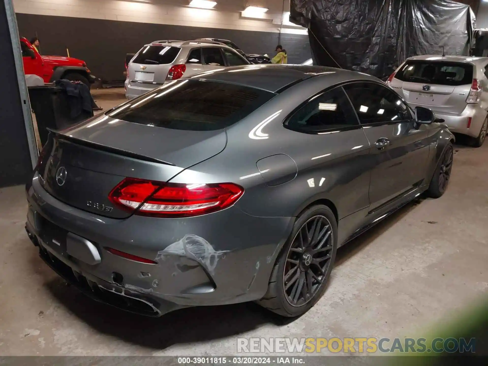 4 Photograph of a damaged car WDDWJ8HB5KF859392 MERCEDES-BENZ AMG C 63 2019