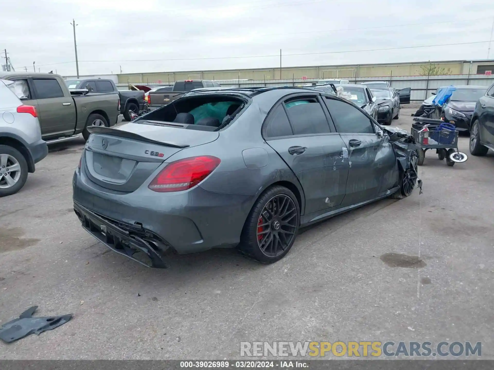 4 Photograph of a damaged car 55SWF8HB4LU329723 MERCEDES-BENZ AMG C 63 2020