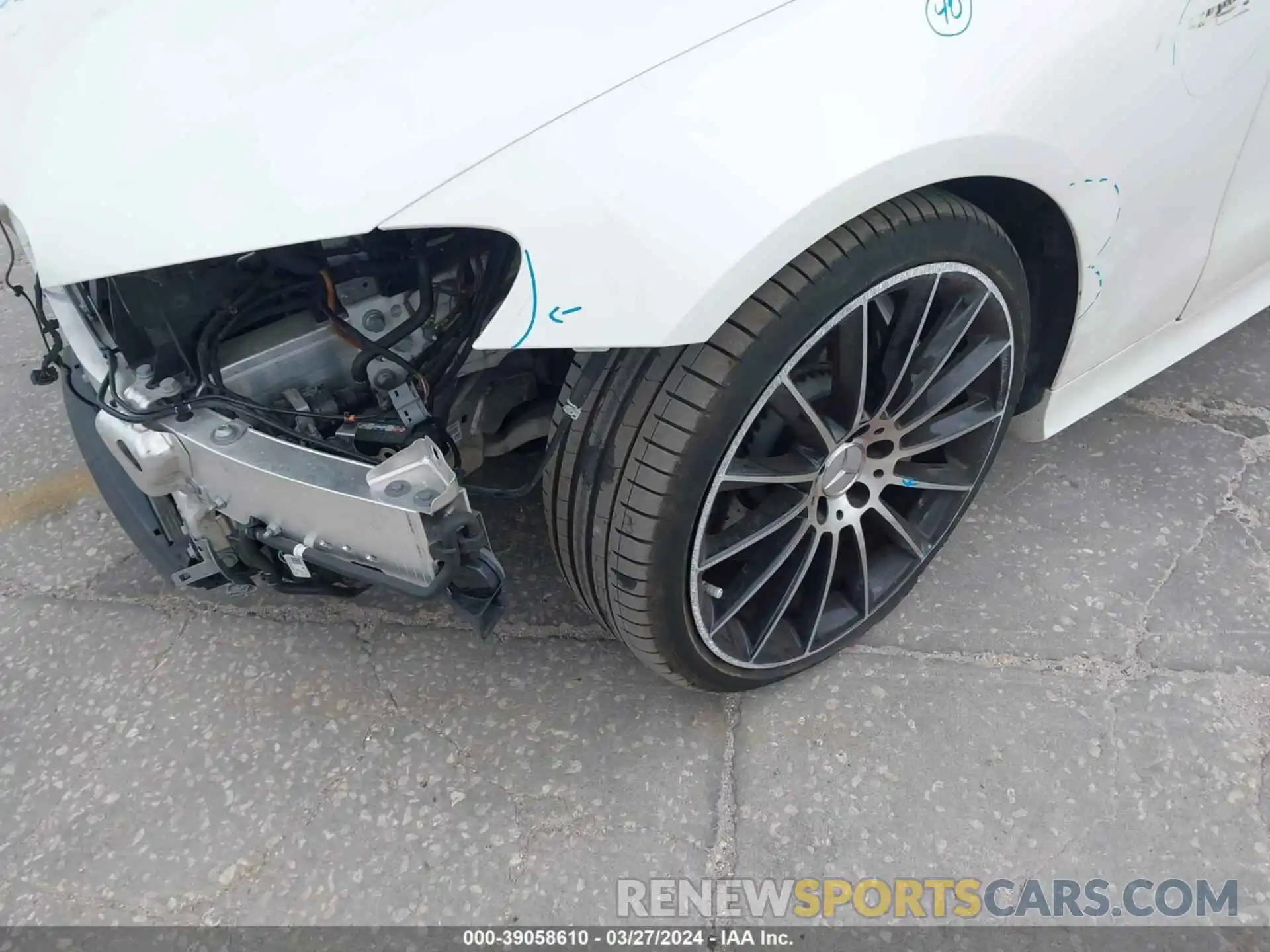 18 Photograph of a damaged car WDD1K6BBXKF098525 MERCEDES-BENZ AMG E 53 2019