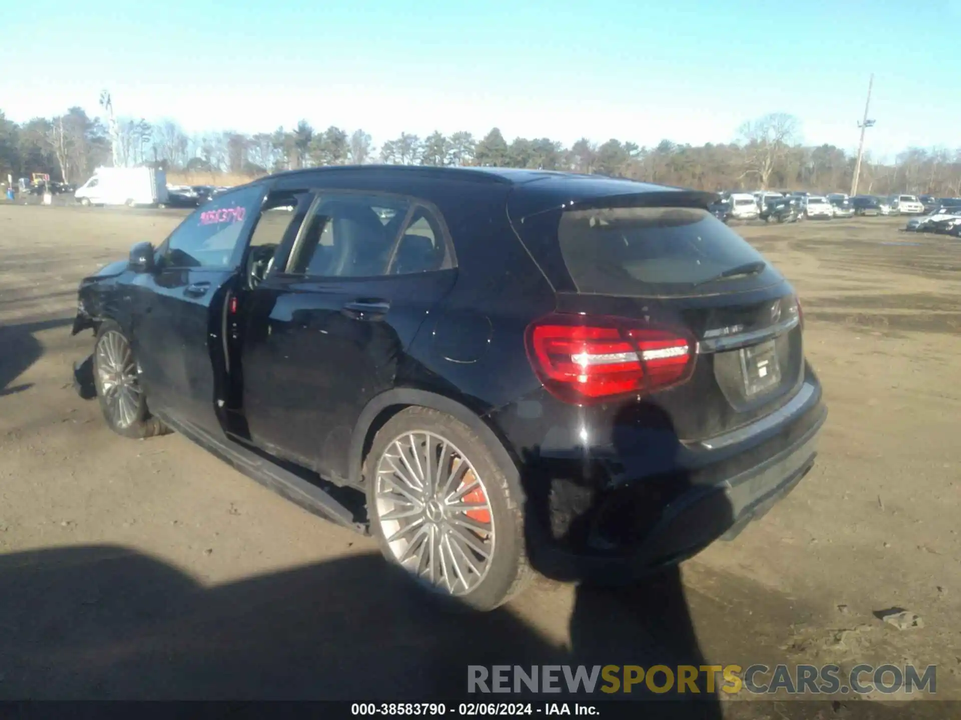 3 Photograph of a damaged car WDDTG5CB8KJ534854 MERCEDES-BENZ AMG GLA 45 2019