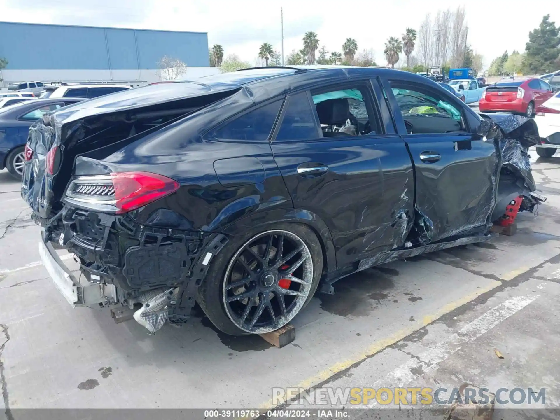 4 Photograph of a damaged car 4JGFD8KBXMA460984 MERCEDES-BENZ AMG GLE 63 COUPE 2021