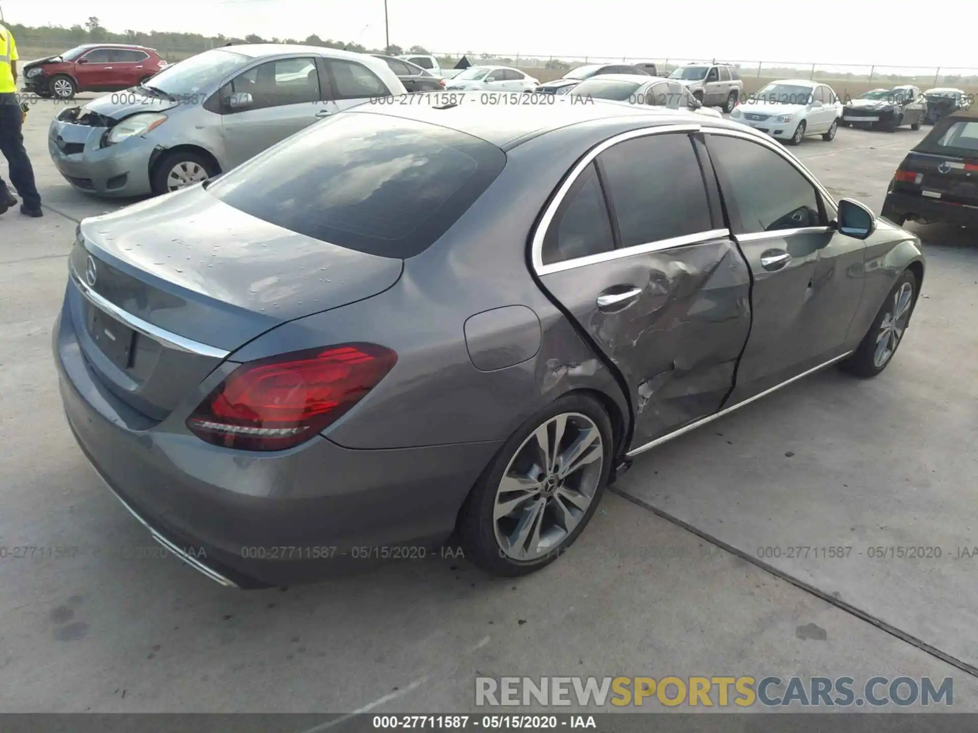 4 Photograph of a damaged car 55SWF8DB1KU284695 MERCEDES-BENZ C 2019