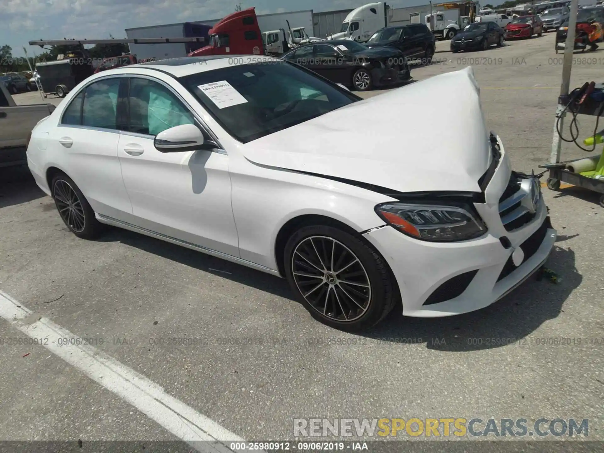 1 Photograph of a damaged car 55SWF8DB1KU296796 MERCEDES-BENZ C 2019