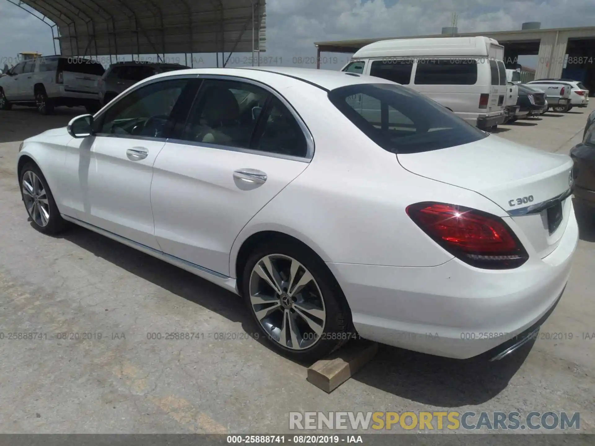 3 Photograph of a damaged car 55SWF8DB1KU309353 MERCEDES-BENZ C 2019