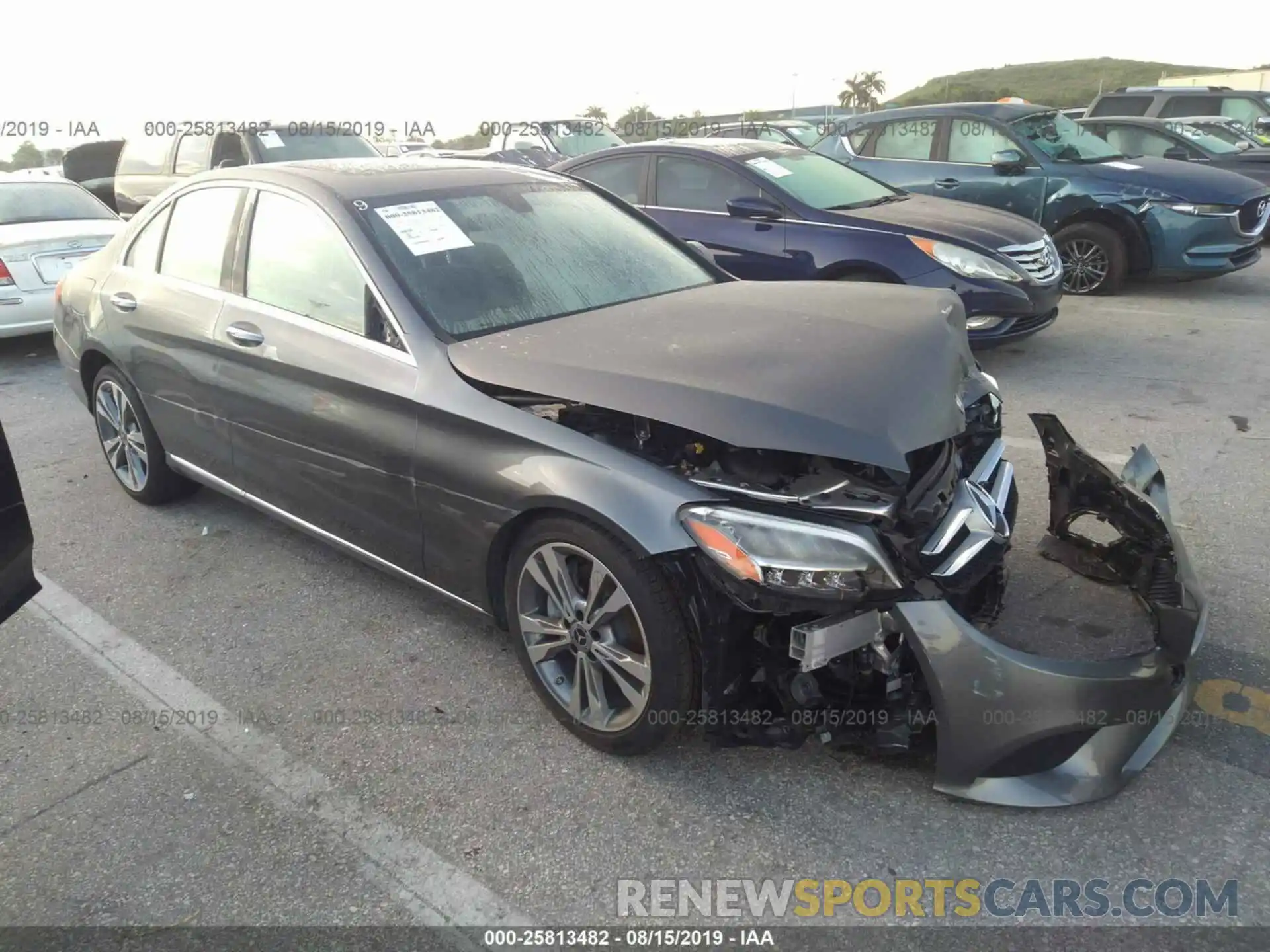 1 Photograph of a damaged car 55SWF8DB2KU293390 MERCEDES-BENZ C 2019