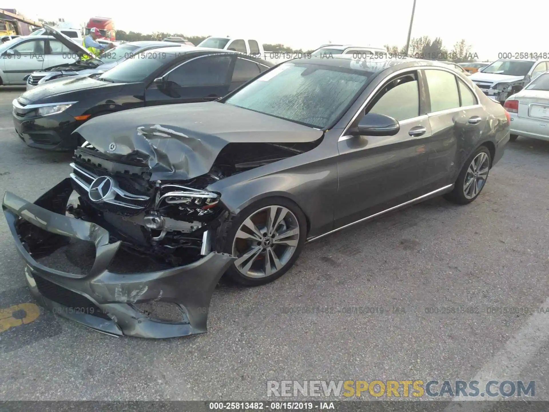 2 Photograph of a damaged car 55SWF8DB2KU293390 MERCEDES-BENZ C 2019