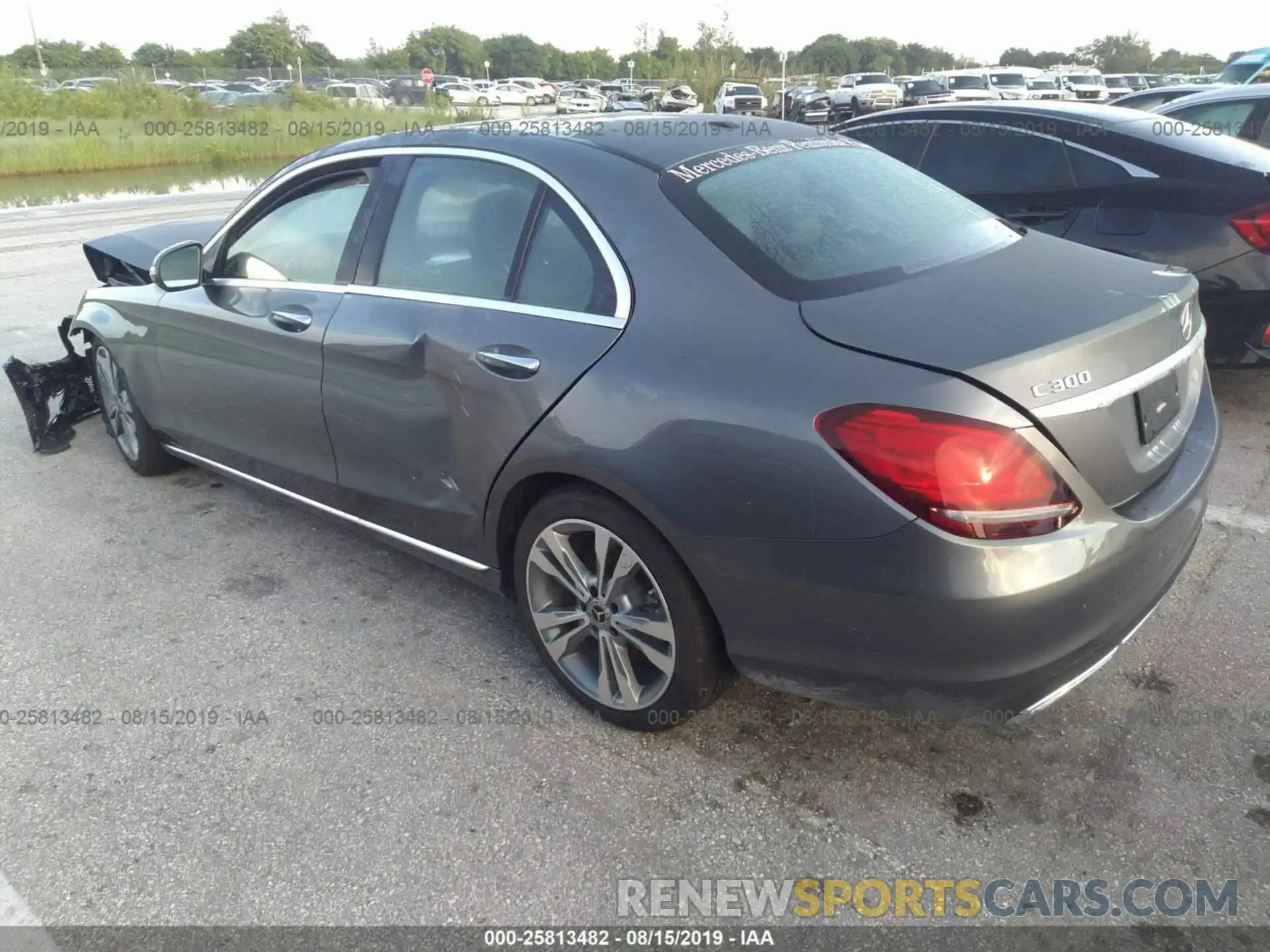 3 Photograph of a damaged car 55SWF8DB2KU293390 MERCEDES-BENZ C 2019