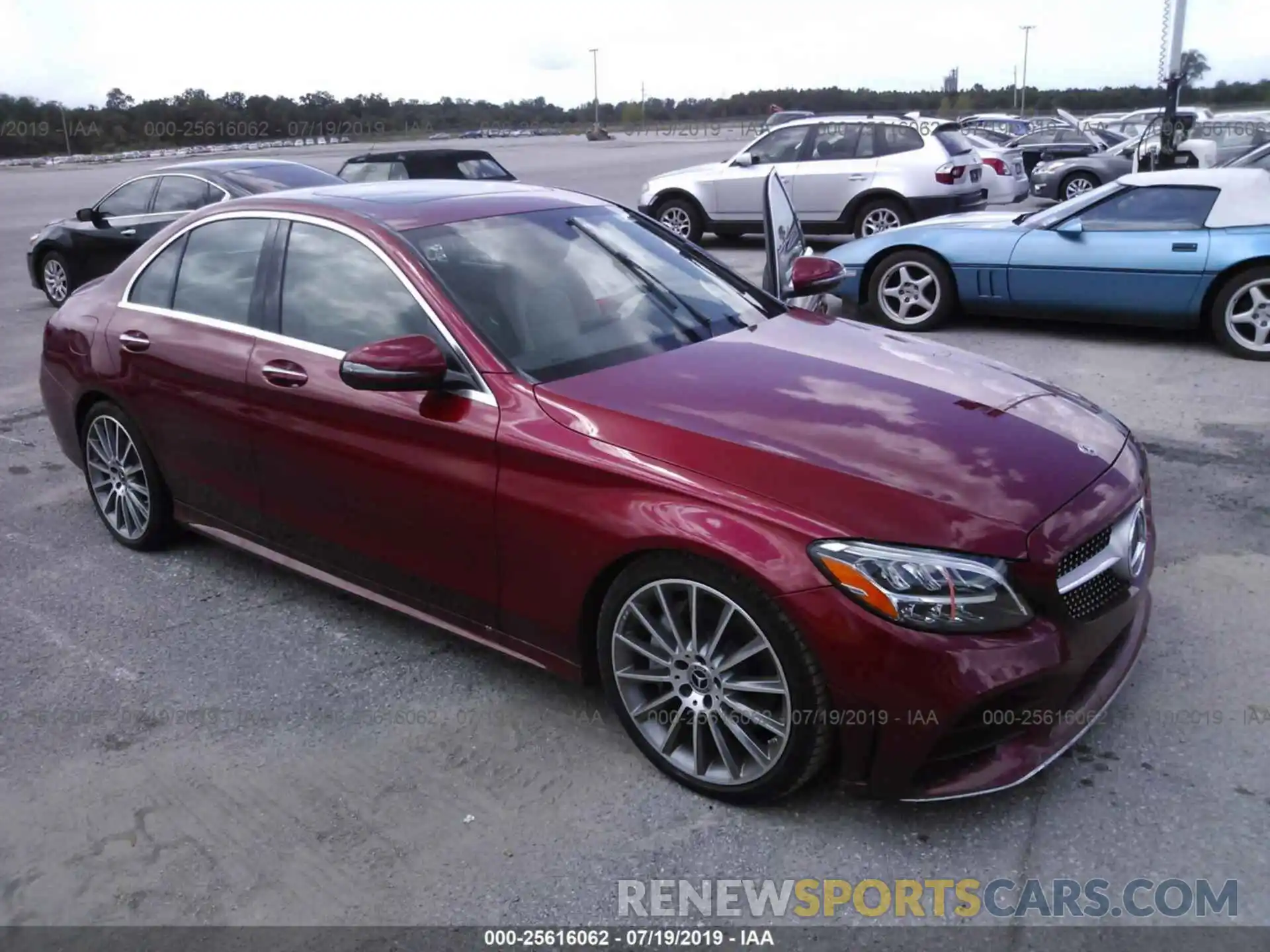 1 Photograph of a damaged car 55SWF8DB2KU303867 MERCEDES-BENZ C 2019