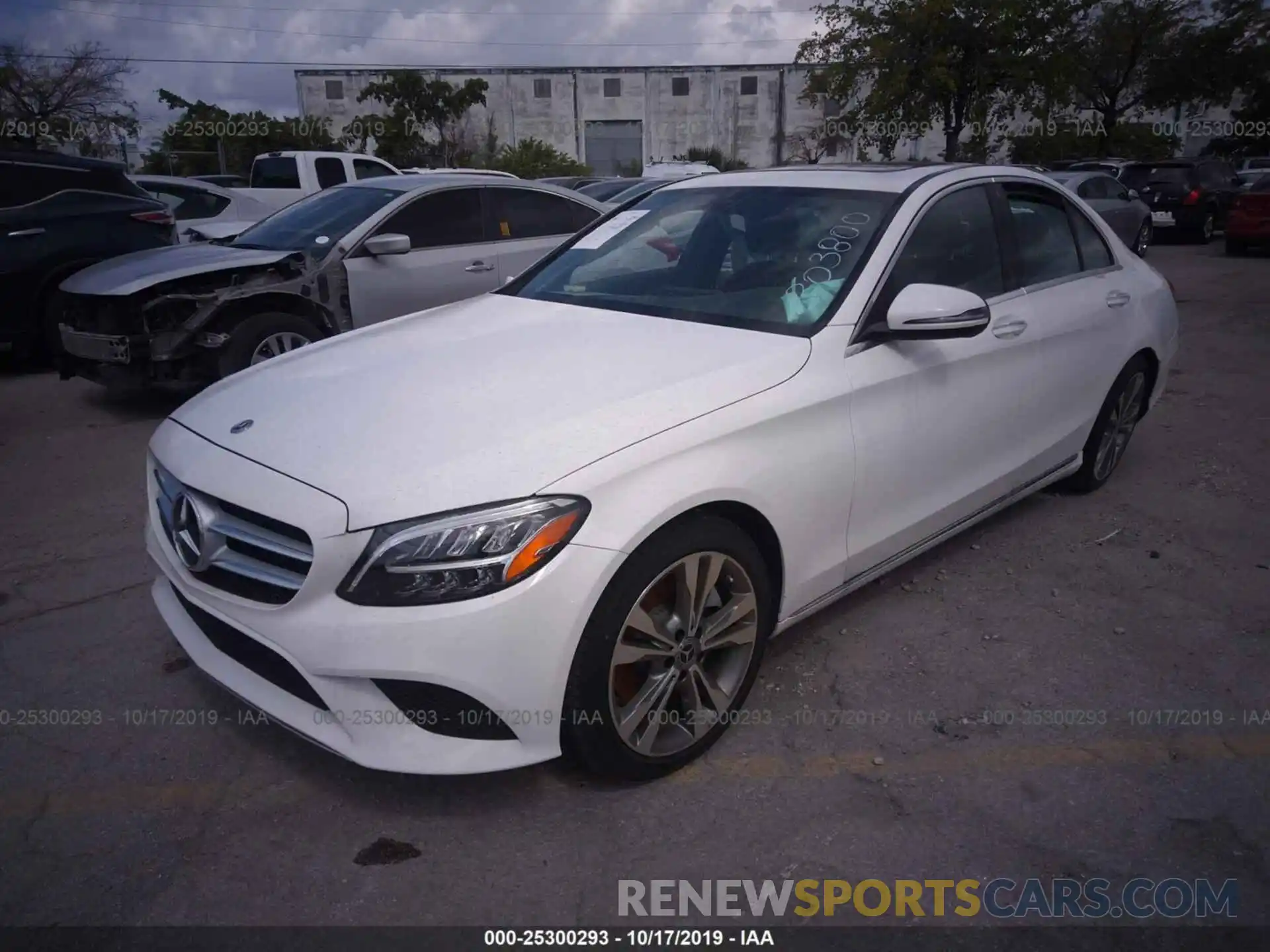 2 Photograph of a damaged car 55SWF8DB3KU303800 MERCEDES-BENZ C 2019