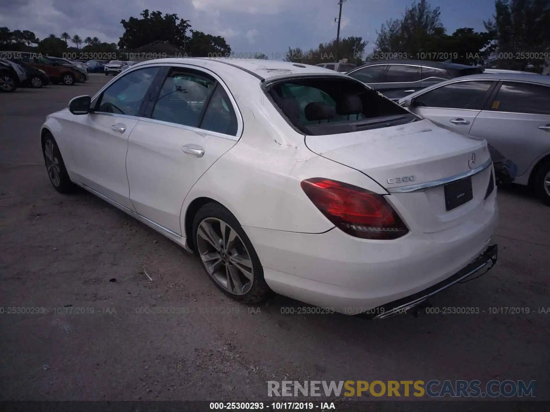 3 Photograph of a damaged car 55SWF8DB3KU303800 MERCEDES-BENZ C 2019