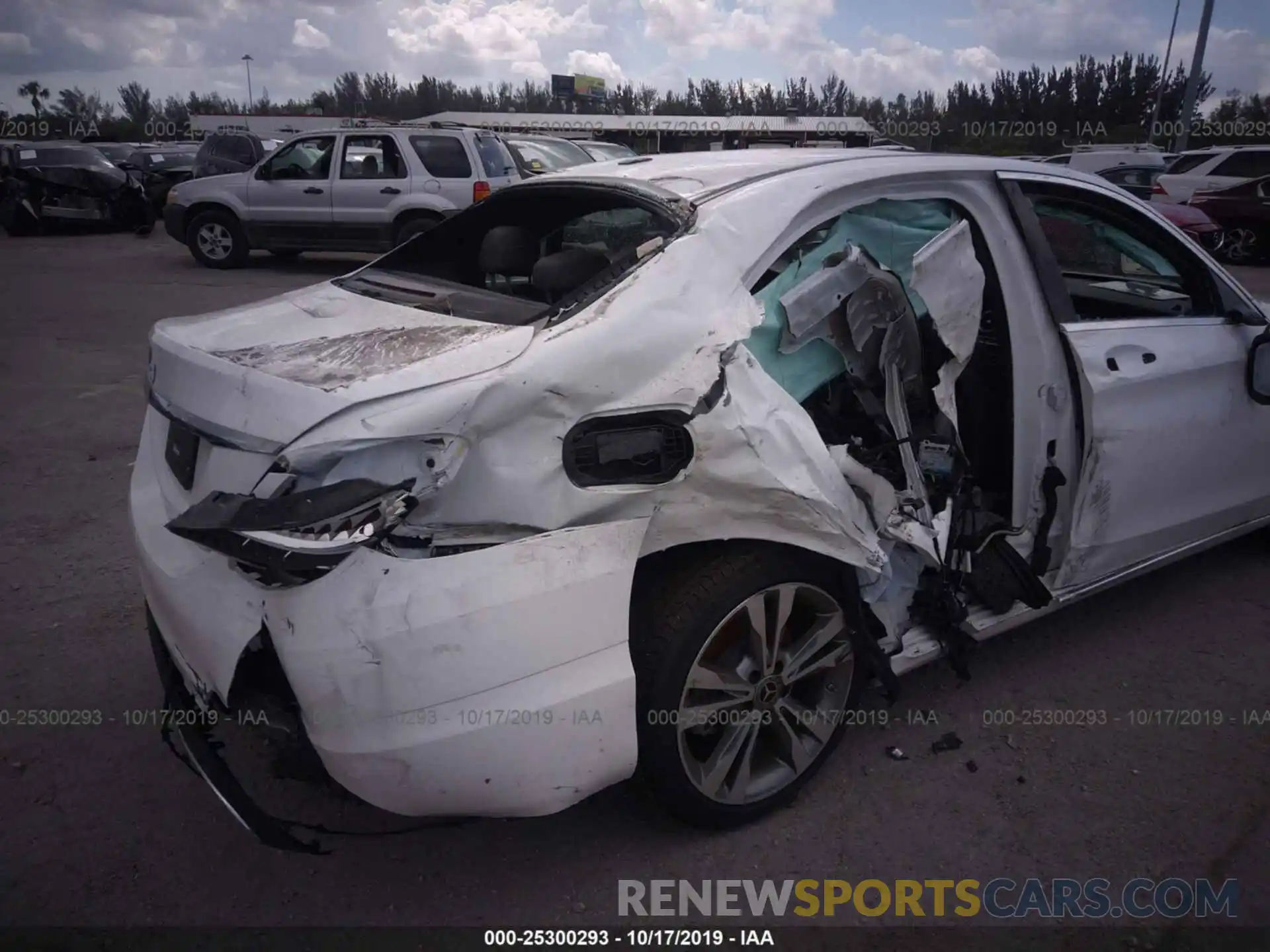 6 Photograph of a damaged car 55SWF8DB3KU303800 MERCEDES-BENZ C 2019