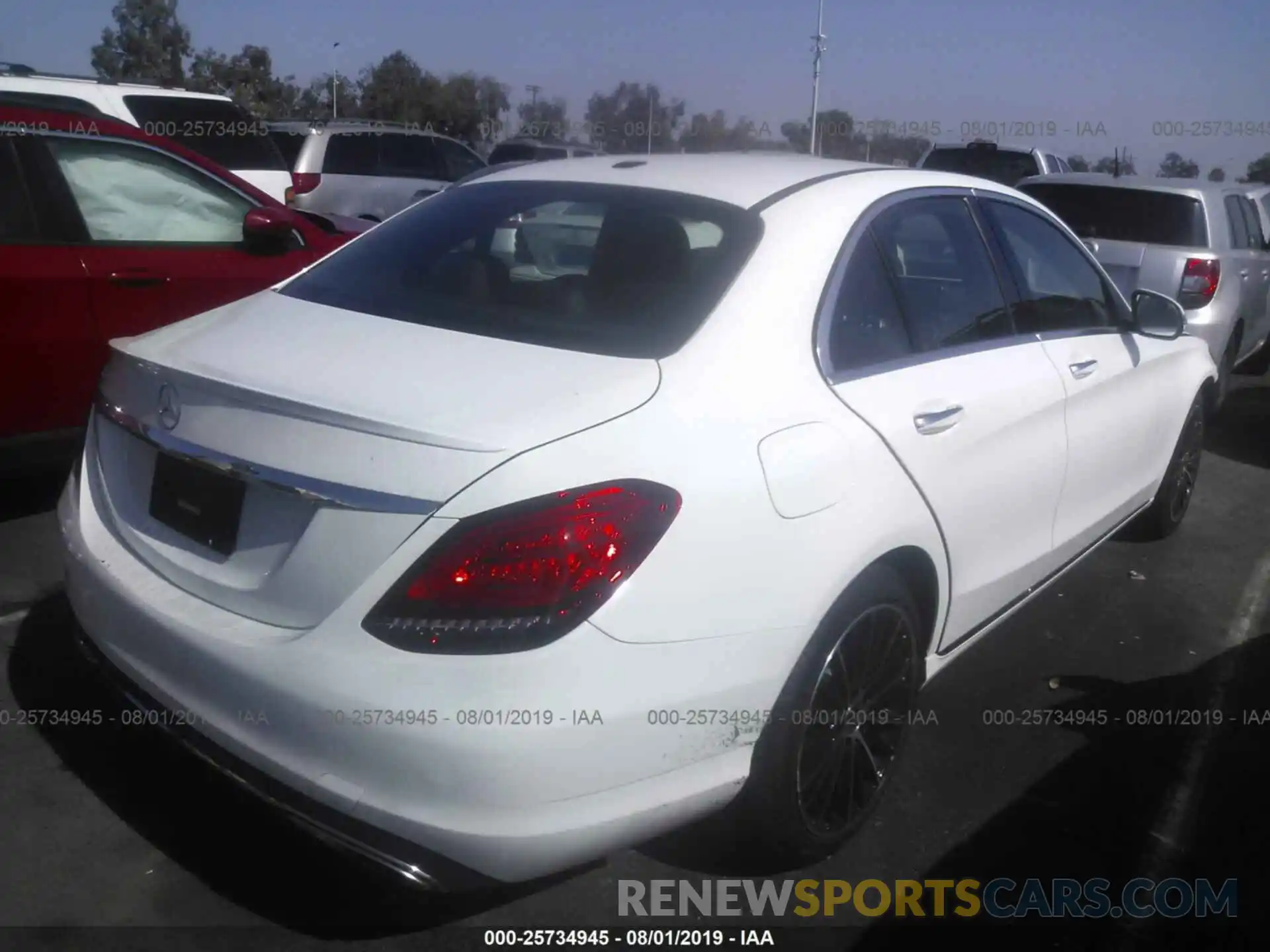 4 Photograph of a damaged car 55SWF8DB4KU318113 MERCEDES-BENZ C 2019