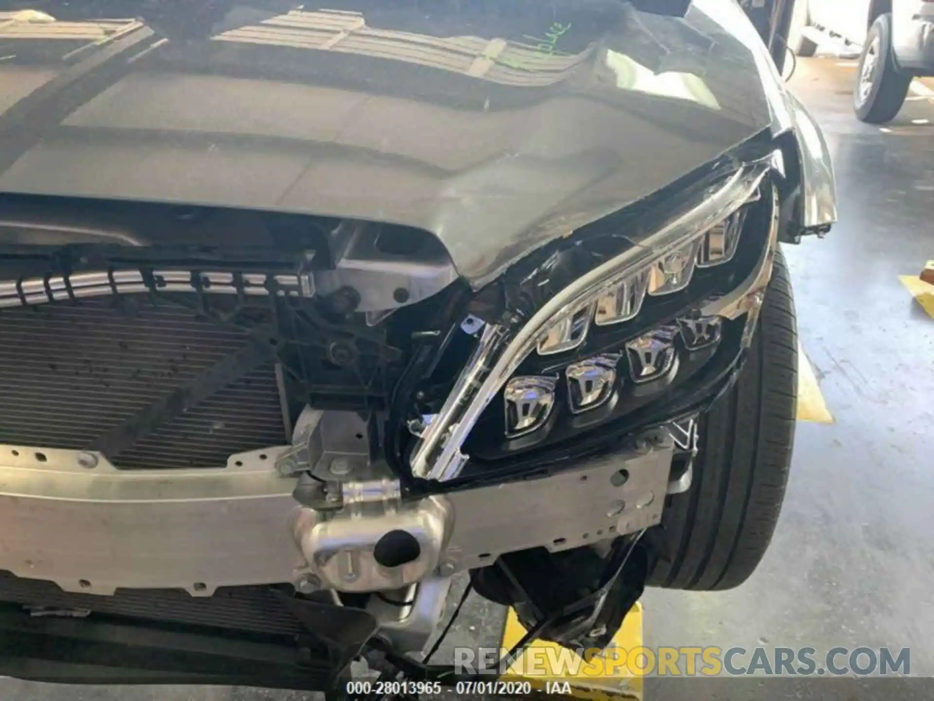 10 Photograph of a damaged car 55SWF8DB5KU295408 MERCEDES-BENZ C 2019