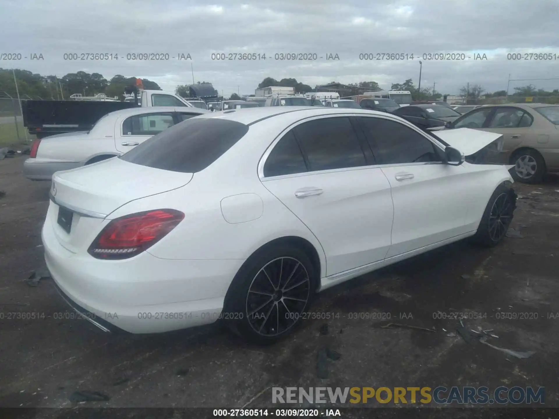 4 Photograph of a damaged car 55SWF8DB5KU319612 MERCEDES-BENZ C 2019