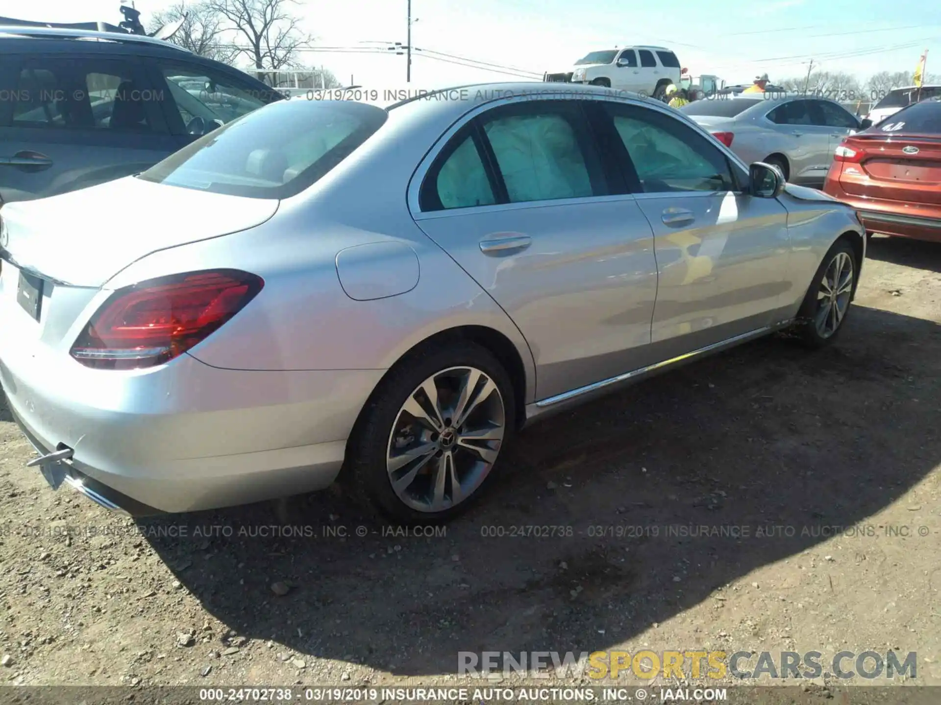 4 Photograph of a damaged car 55SWF8DB6KU288824 MERCEDES-BENZ C 2019