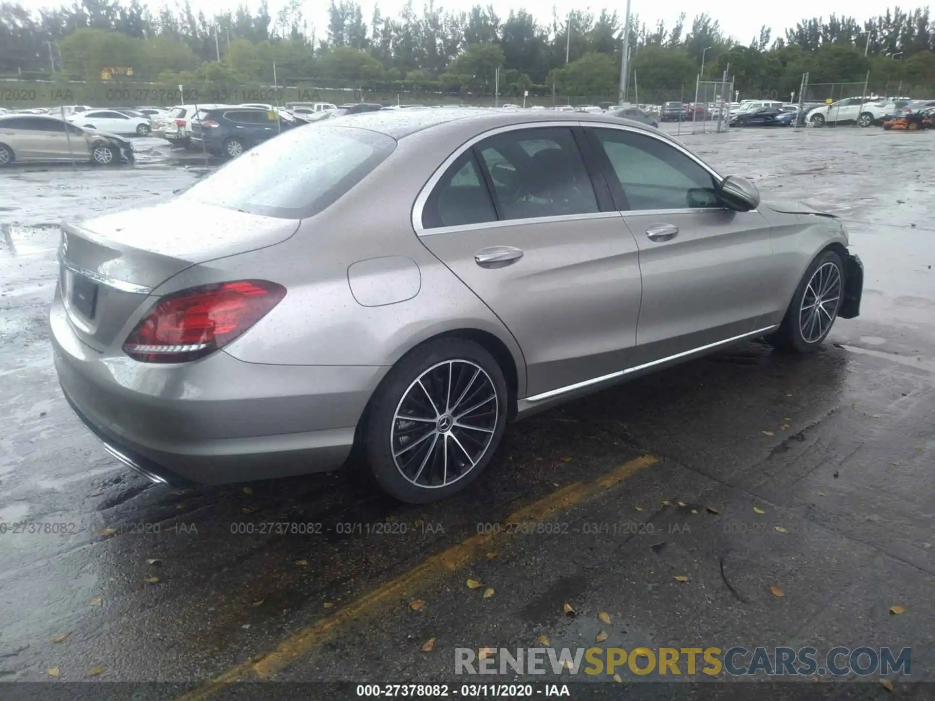 4 Photograph of a damaged car 55SWF8DB7KU283518 MERCEDES-BENZ C 2019