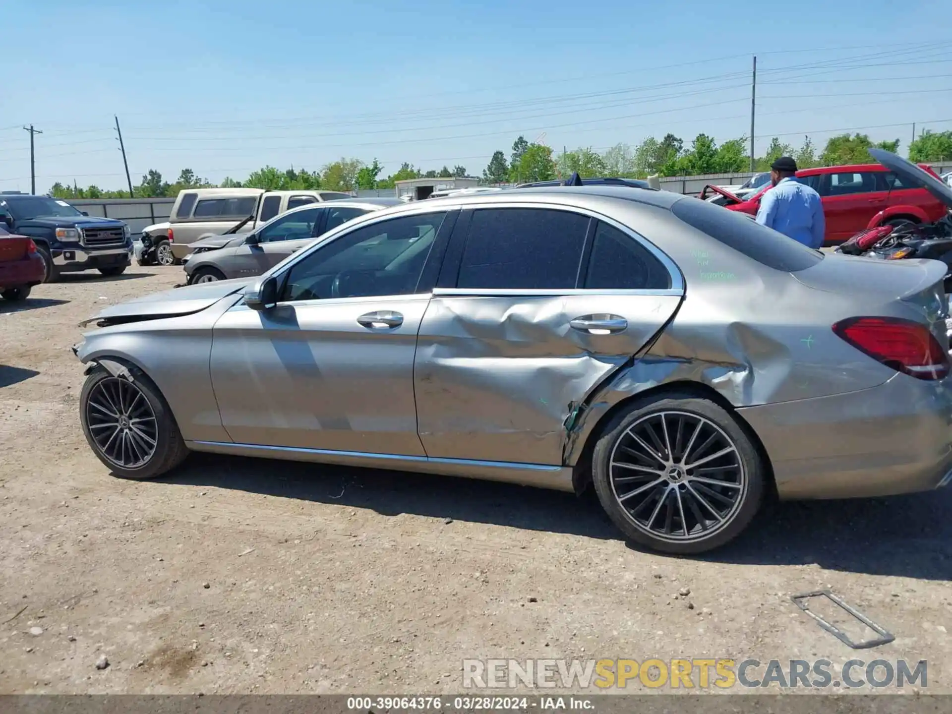 15 Photograph of a damaged car 55SWF8DB8KU299386 MERCEDES-BENZ C 2019