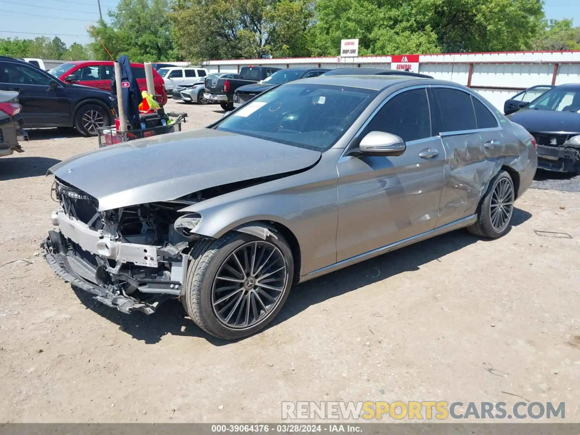 2 Photograph of a damaged car 55SWF8DB8KU299386 MERCEDES-BENZ C 2019