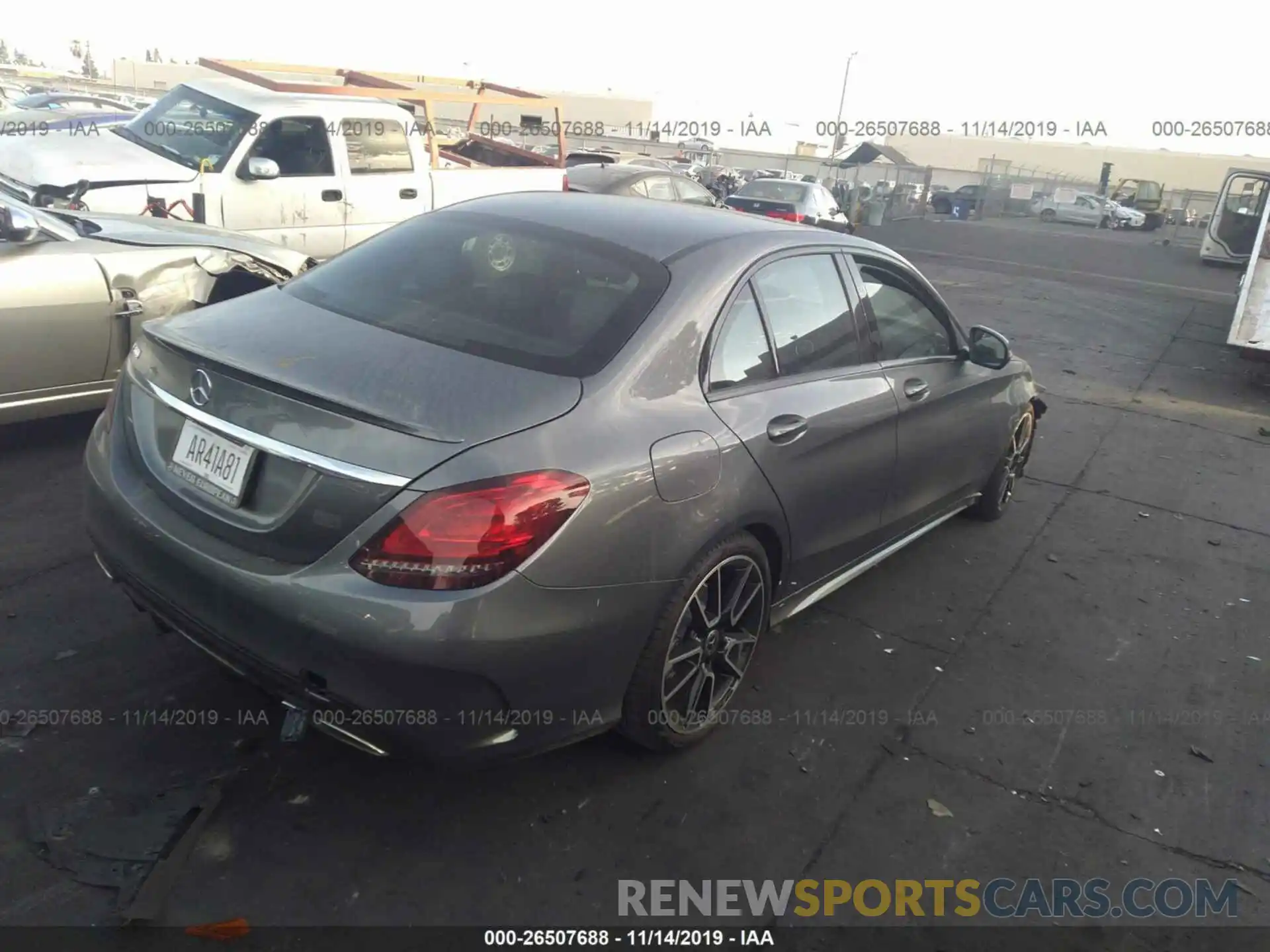 4 Photograph of a damaged car 55SWF8DB8KU320298 MERCEDES-BENZ C 2019