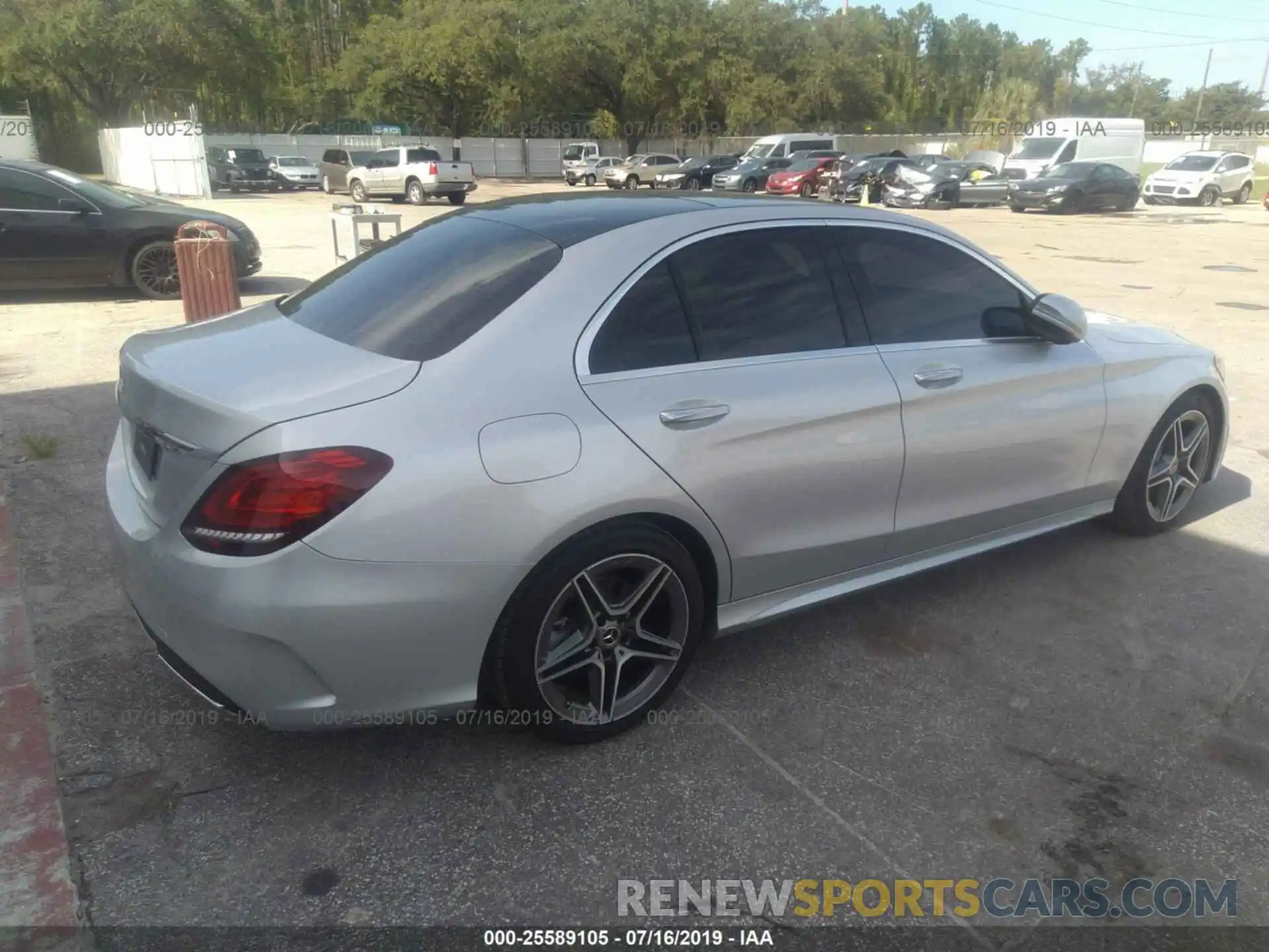 4 Photograph of a damaged car 55SWF8DB9KU283939 MERCEDES-BENZ C 2019