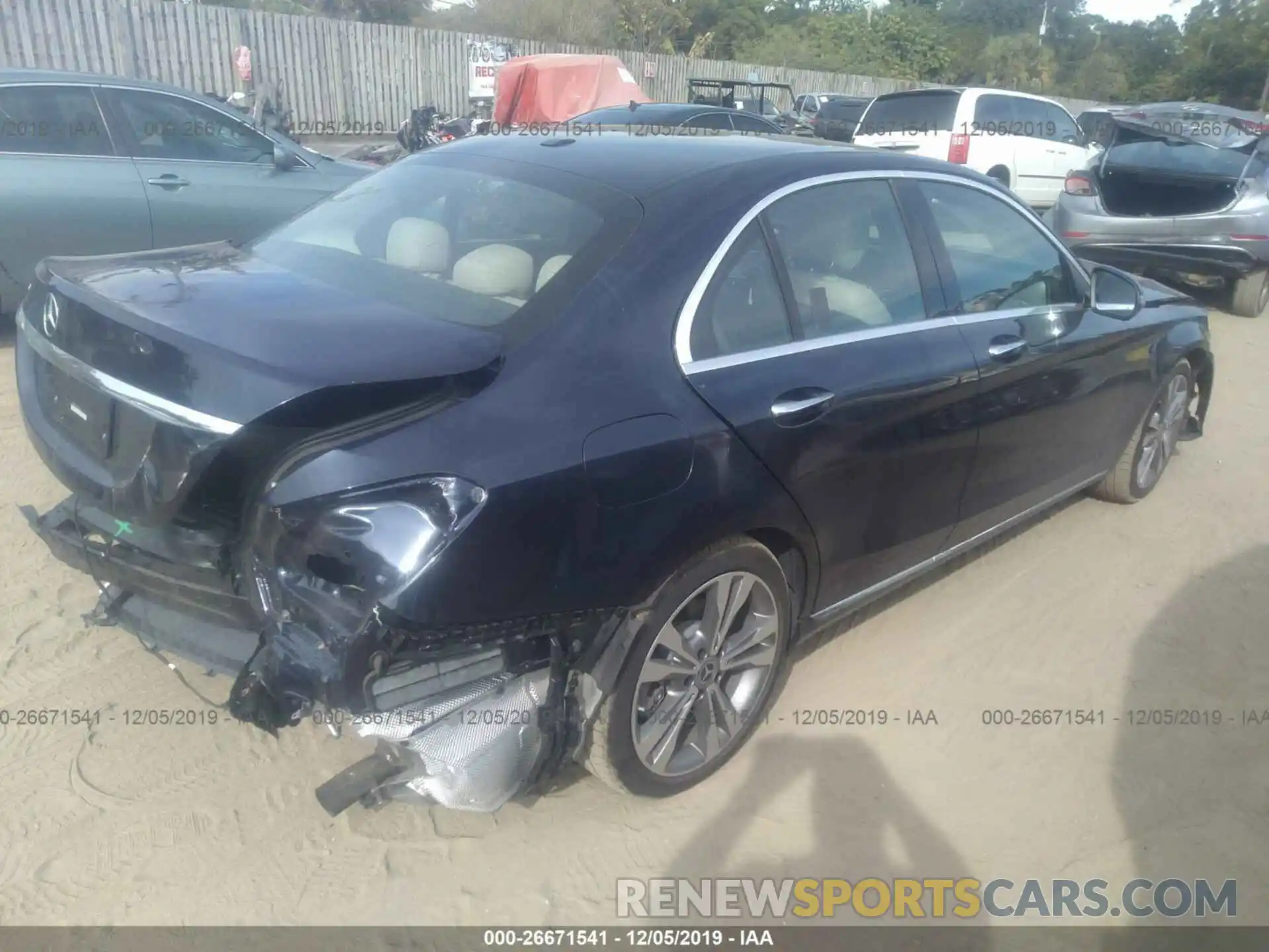 4 Photograph of a damaged car 55SWF8DB9KU296397 MERCEDES-BENZ C 2019