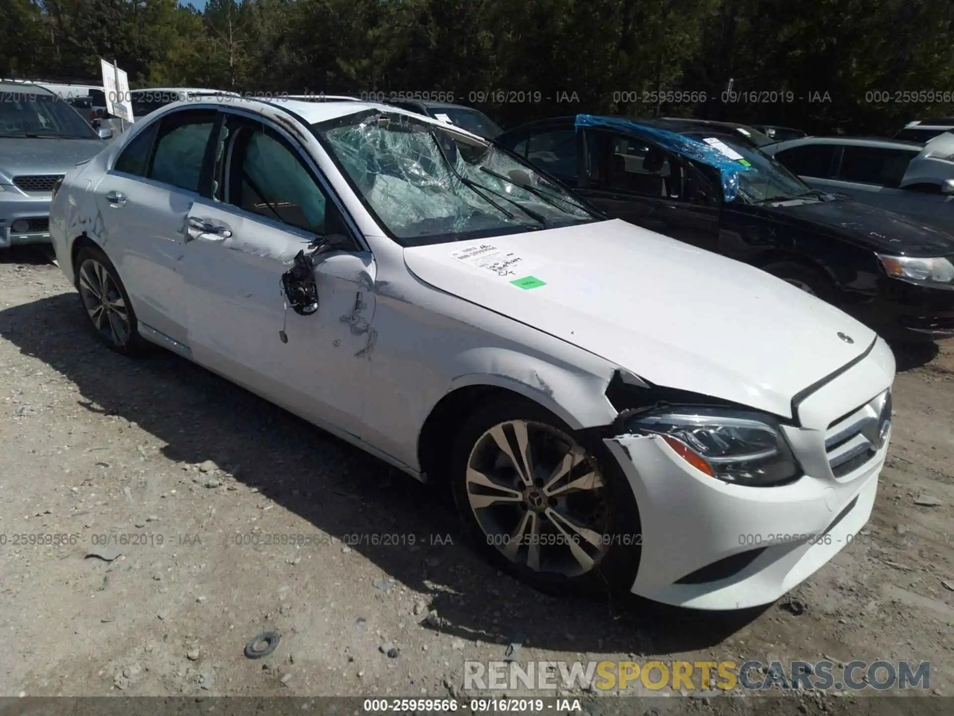 1 Photograph of a damaged car 55SWF8DB9KU302909 MERCEDES-BENZ C 2019