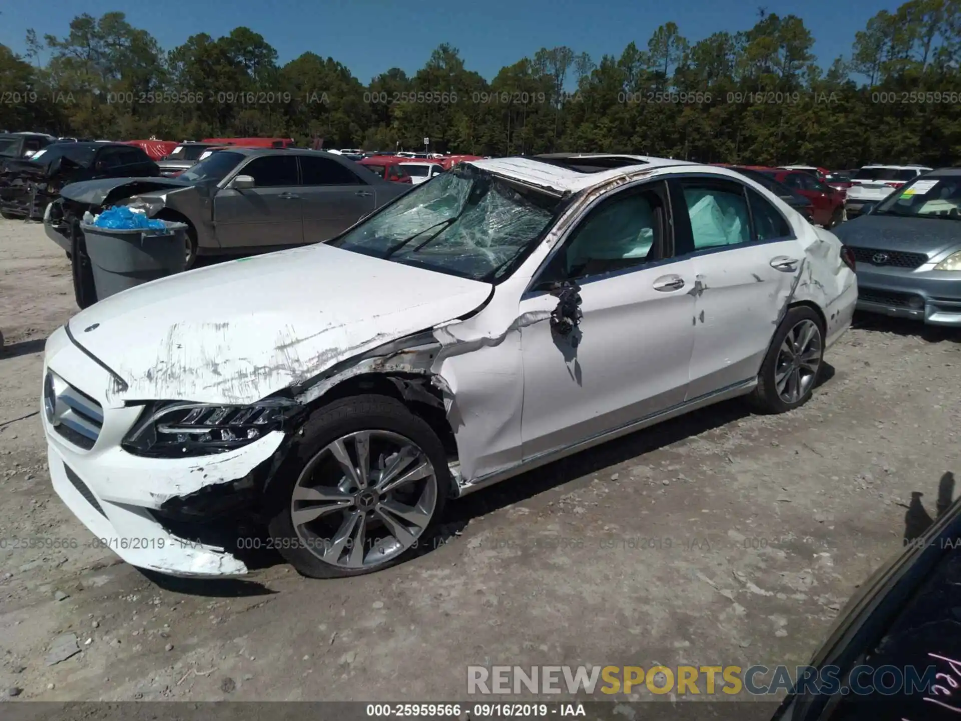 2 Photograph of a damaged car 55SWF8DB9KU302909 MERCEDES-BENZ C 2019