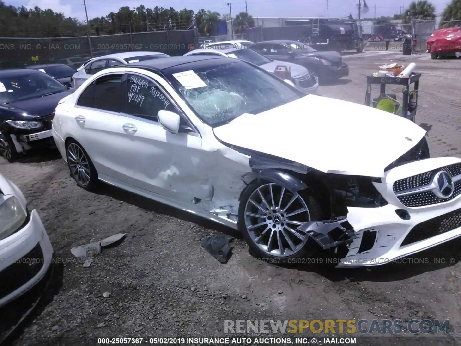 1 Photograph of a damaged car 55SWF8DBXKU301574 MERCEDES-BENZ C 2019